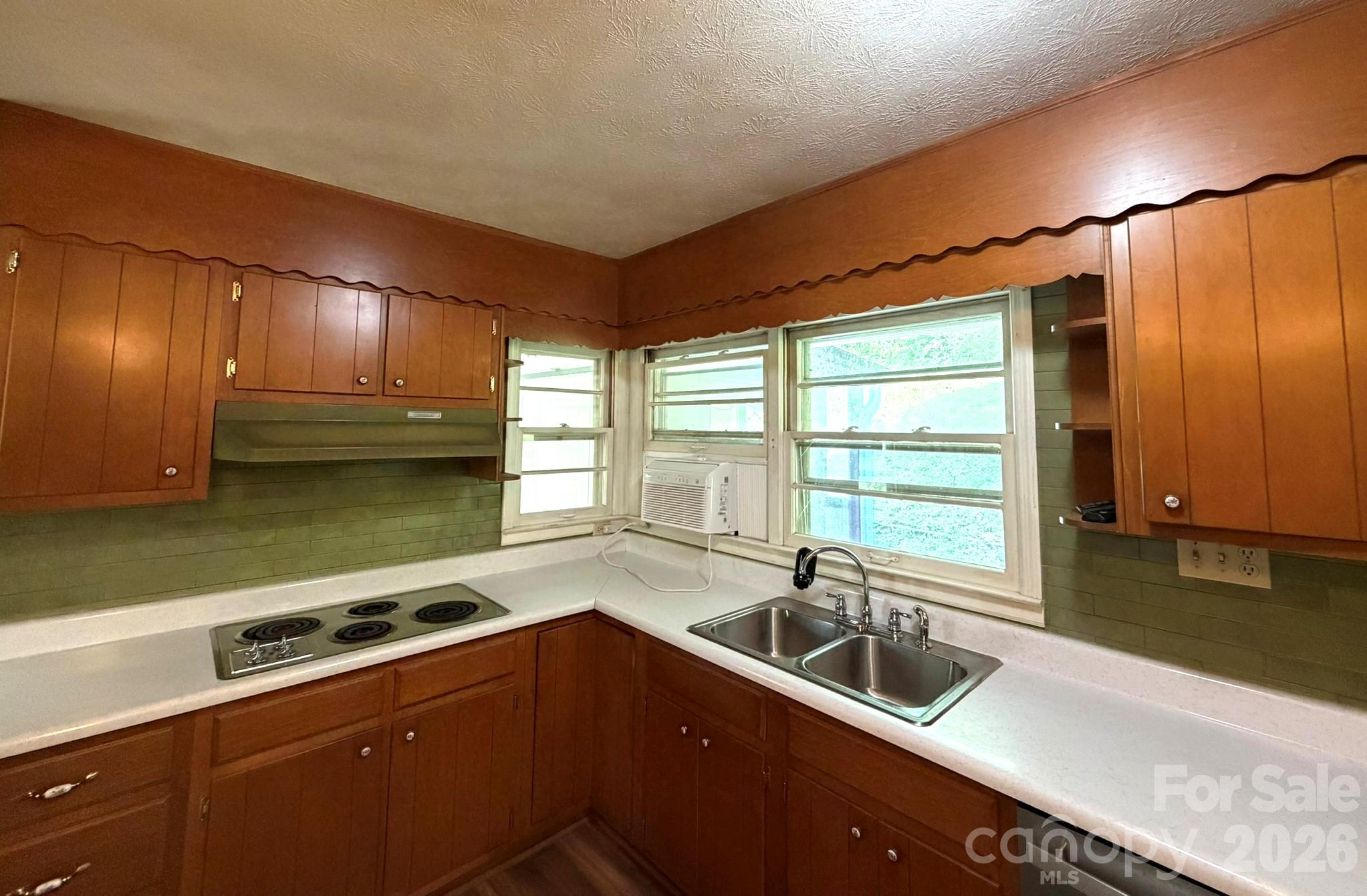 142 Avondale Road Property Photo 8