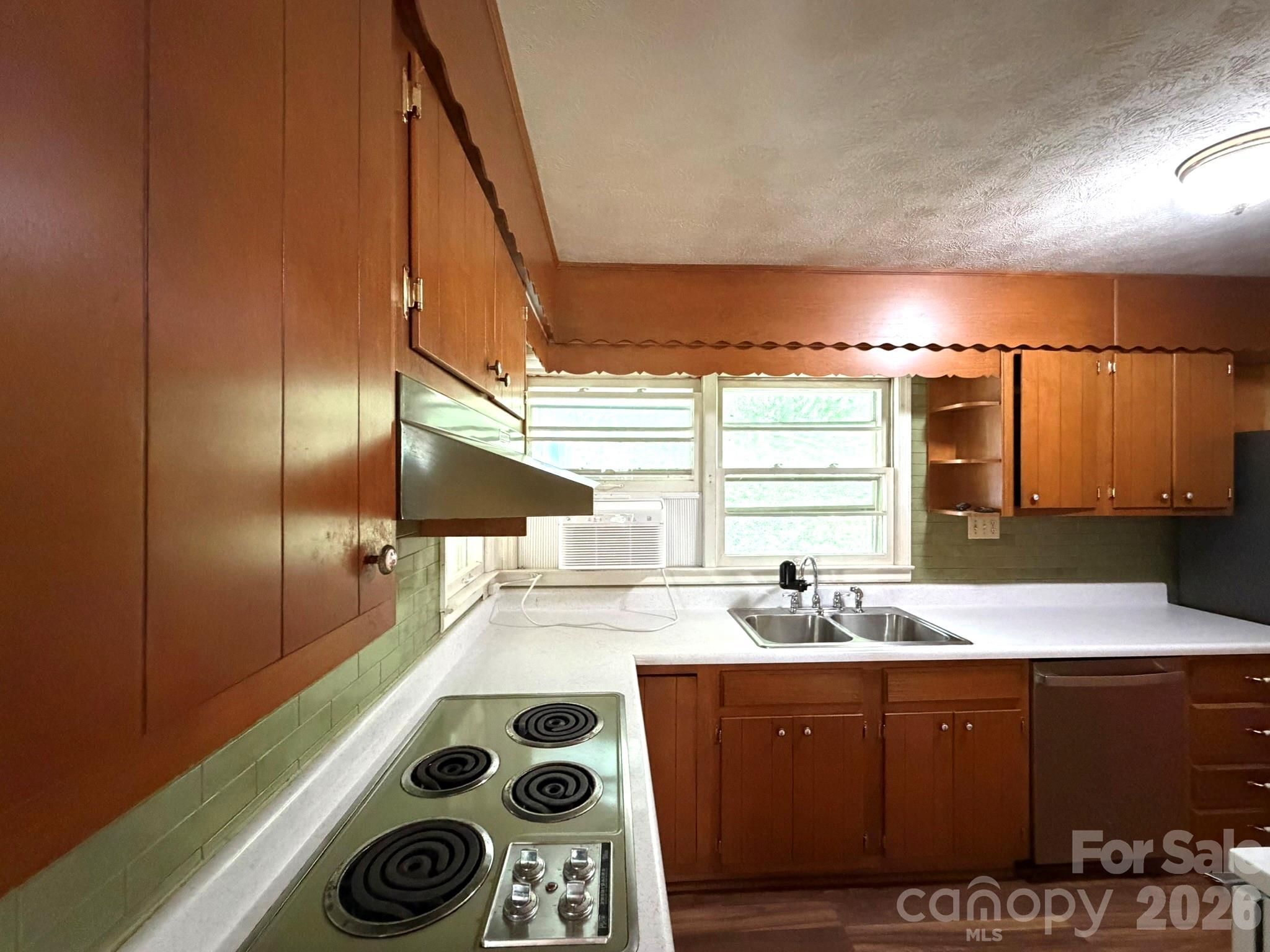 142 Avondale Road Property Photo 9