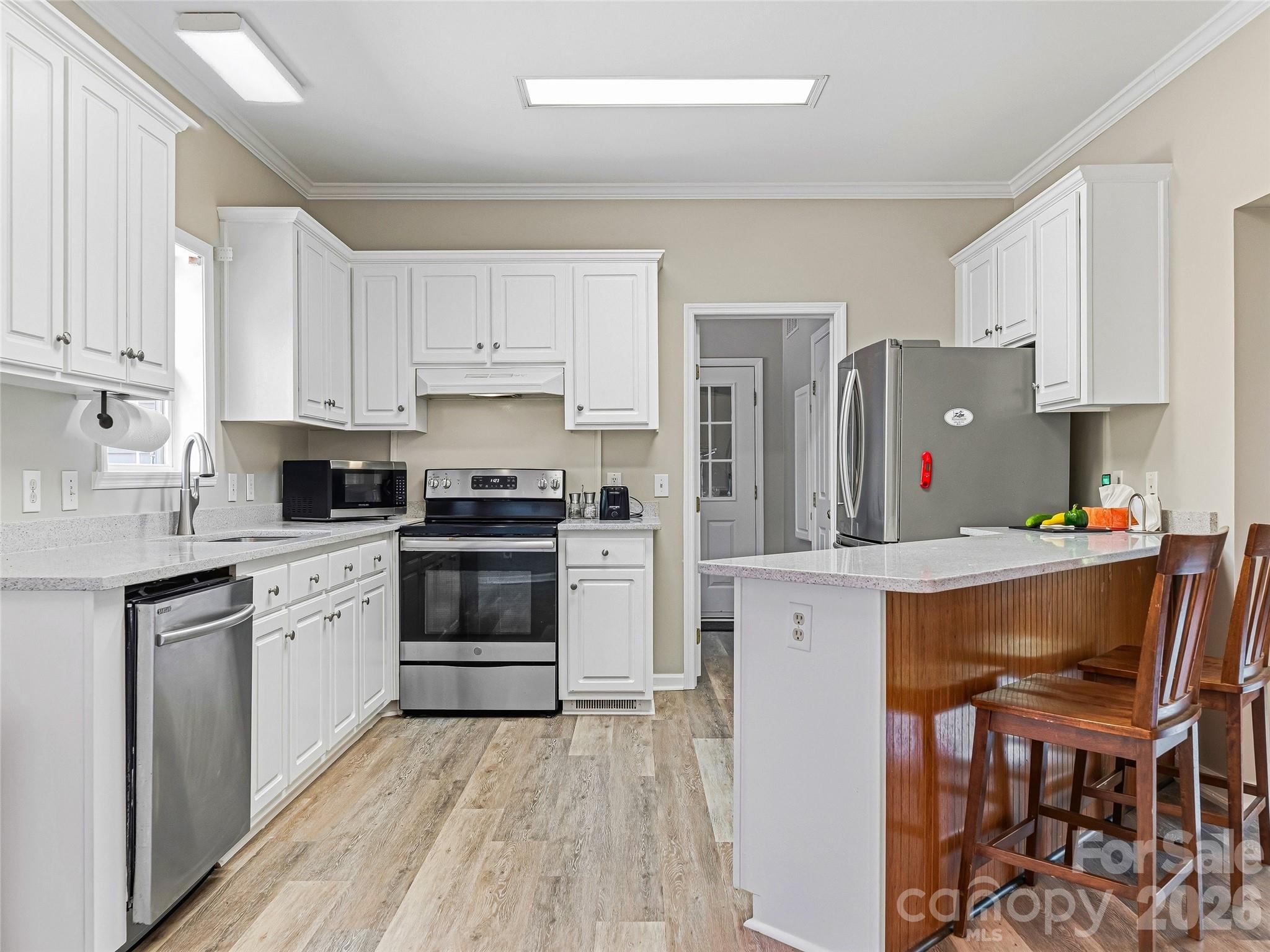 1082 S Main Street Property Photo 10