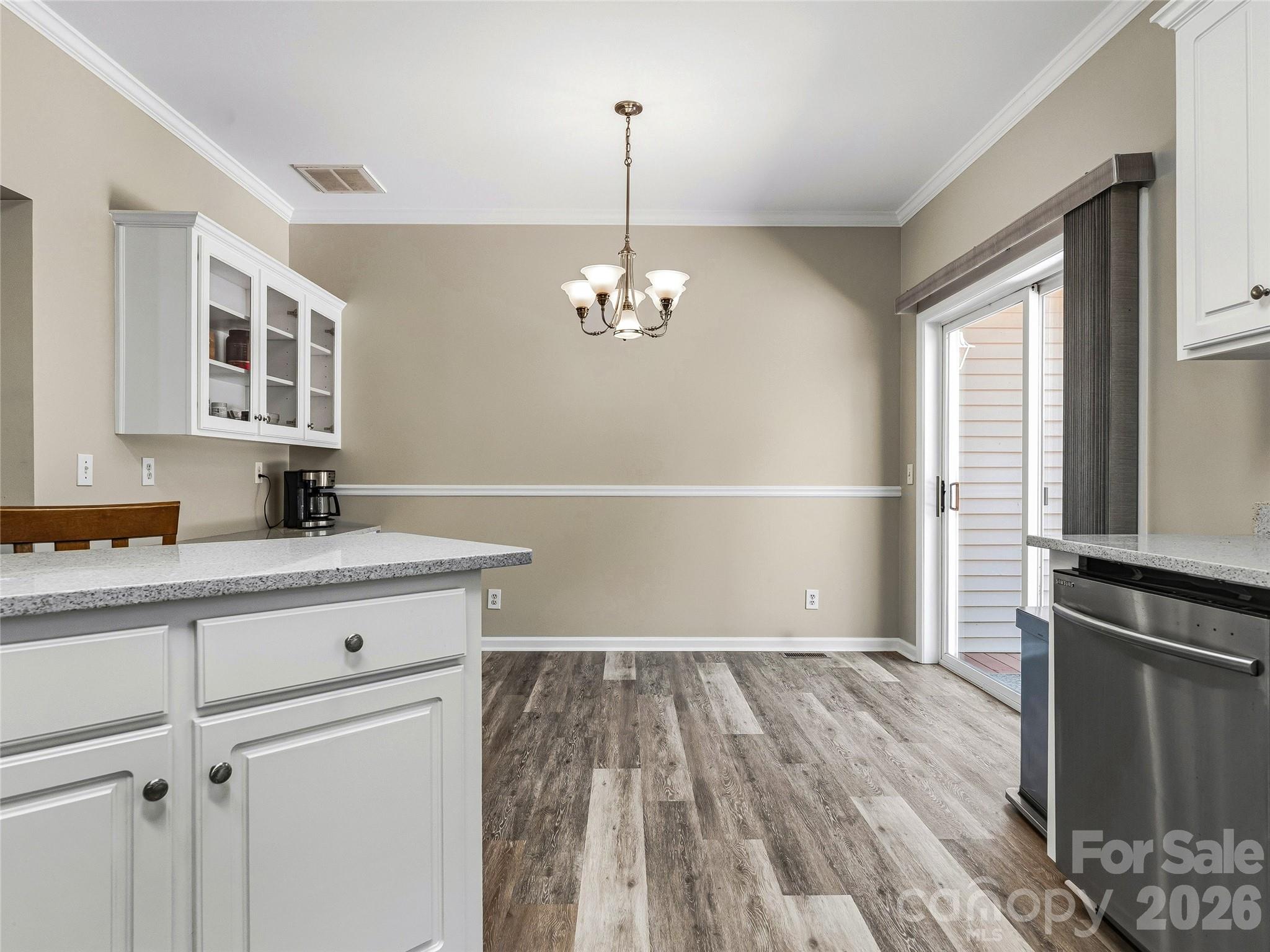 1082 S Main Street Property Photo 12
