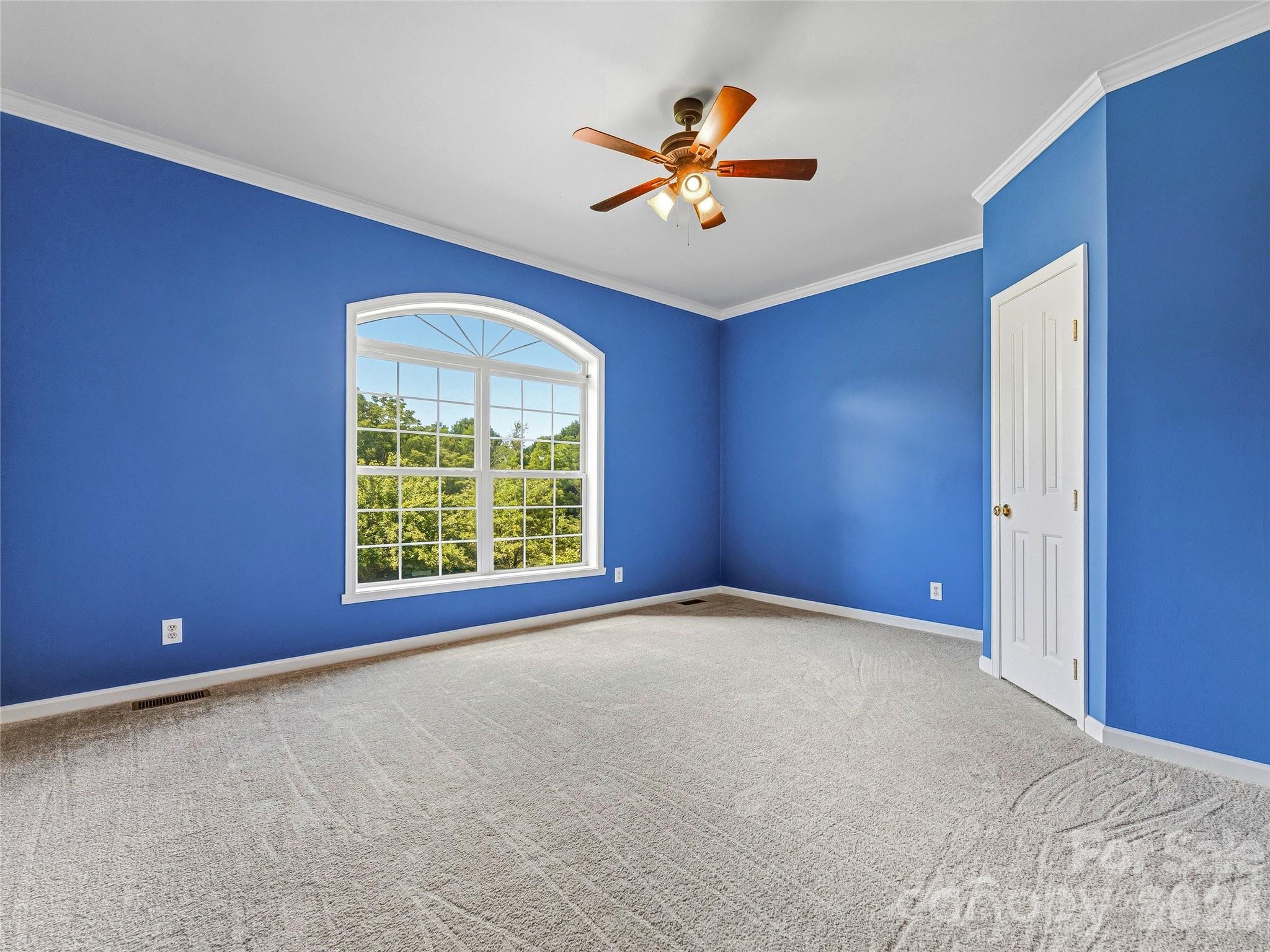 1082 S Main Street Property Photo 15