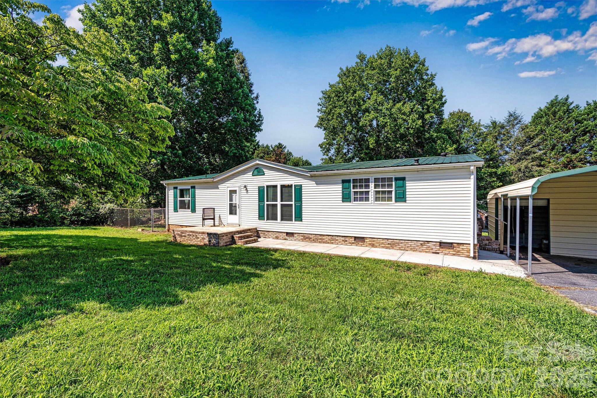 5135 36th Street Drive Property Photo 2