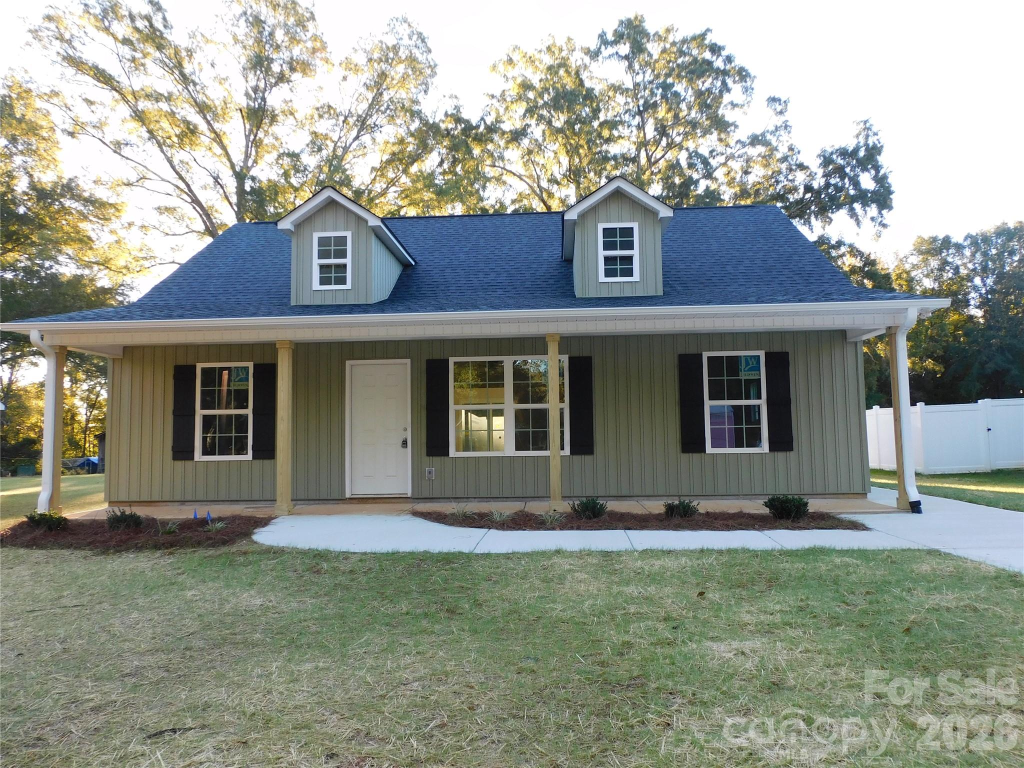 220 Mcclain Street Property Photo 2