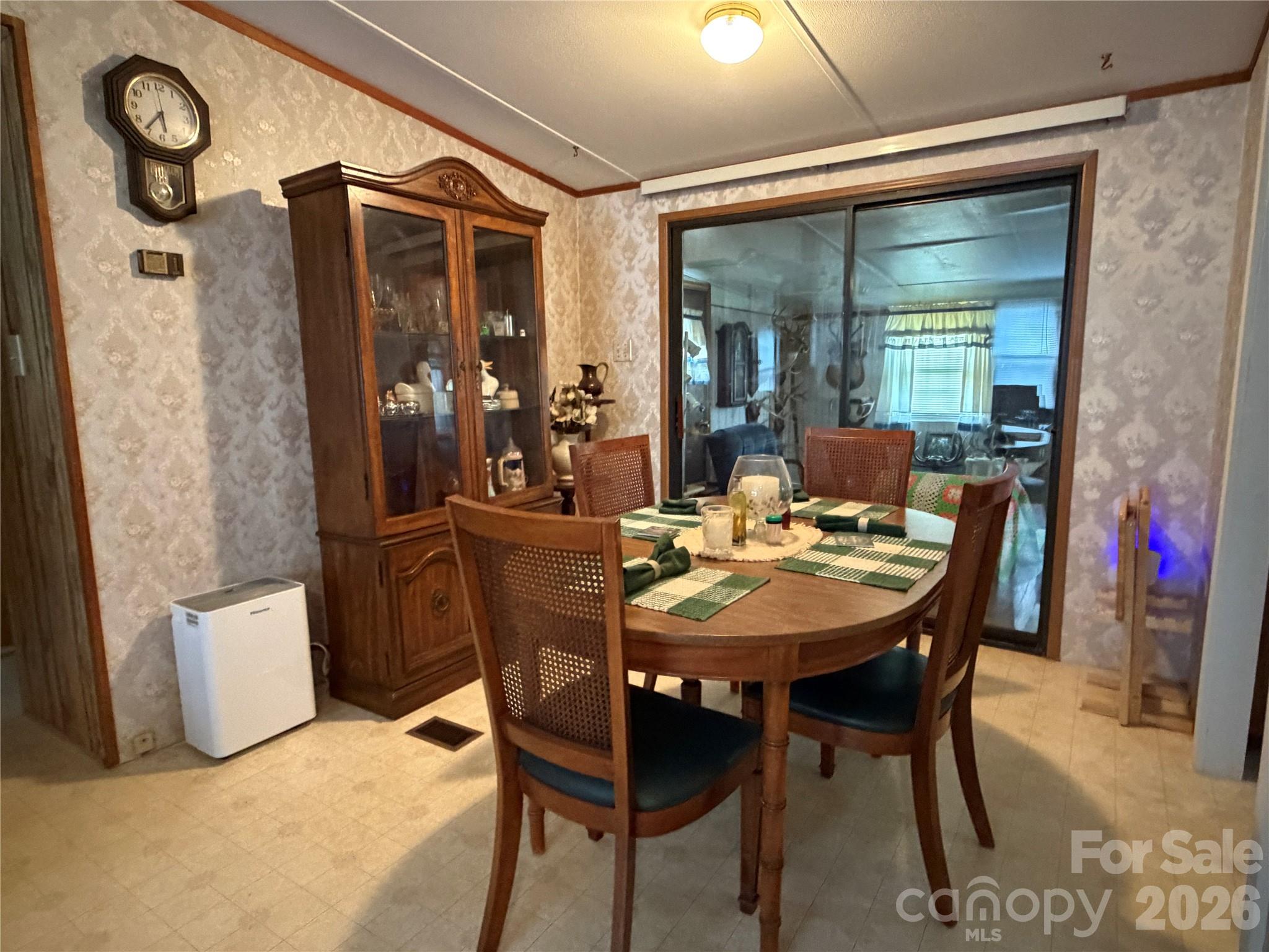 5720 Skyway Drive Property Photo 6