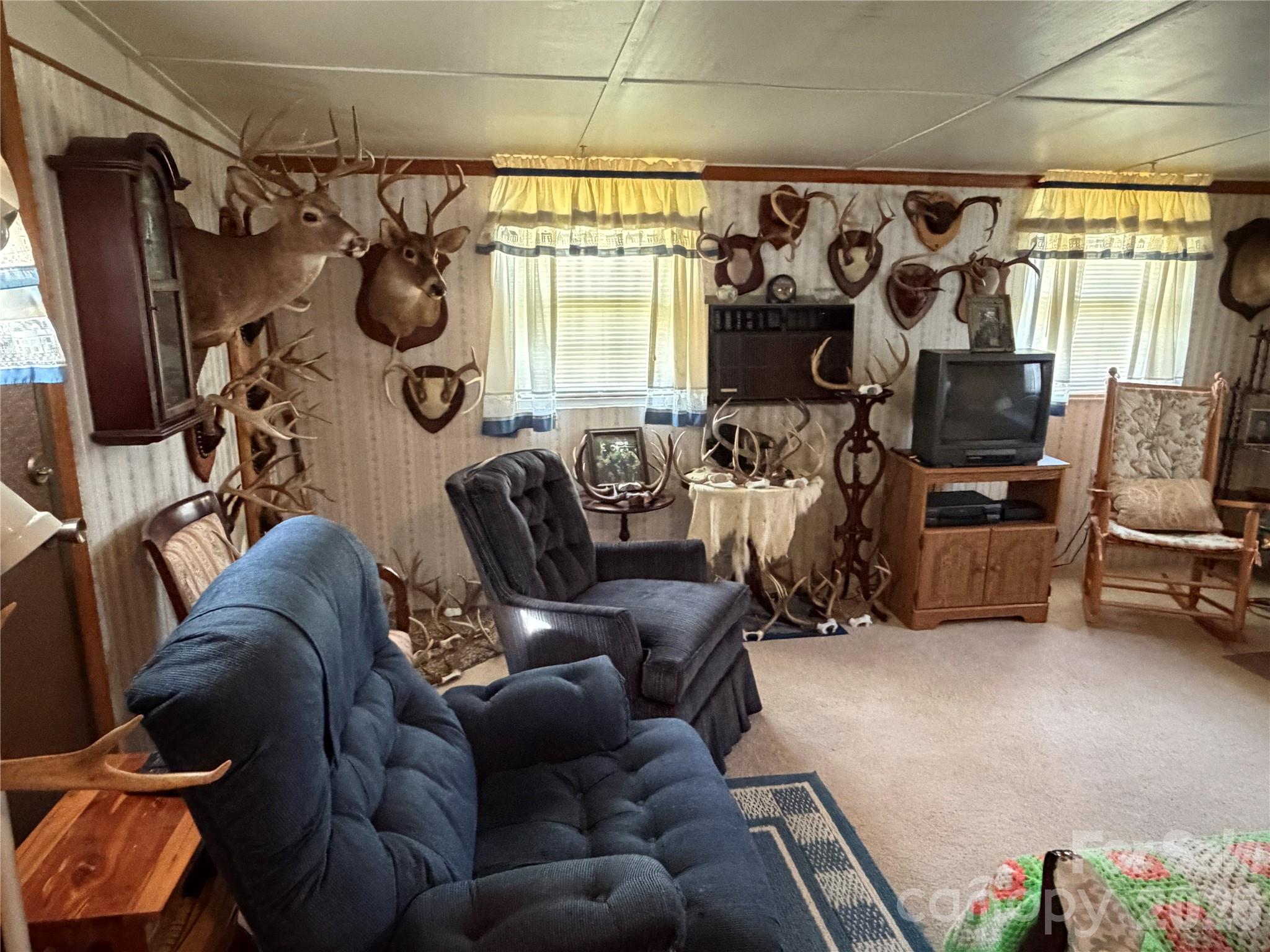 5720 Skyway Drive Property Photo 9