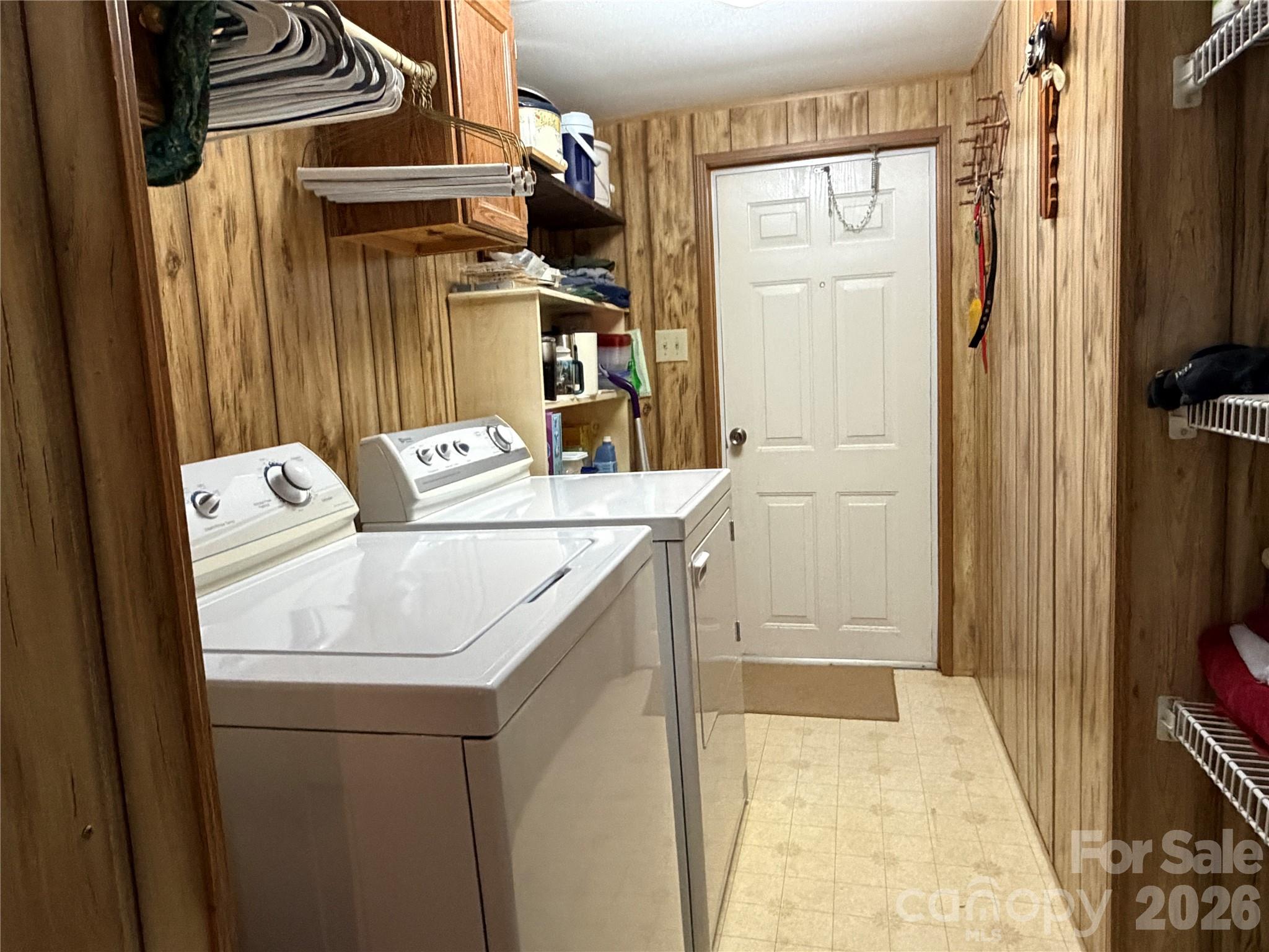 5720 Skyway Drive Property Photo 11