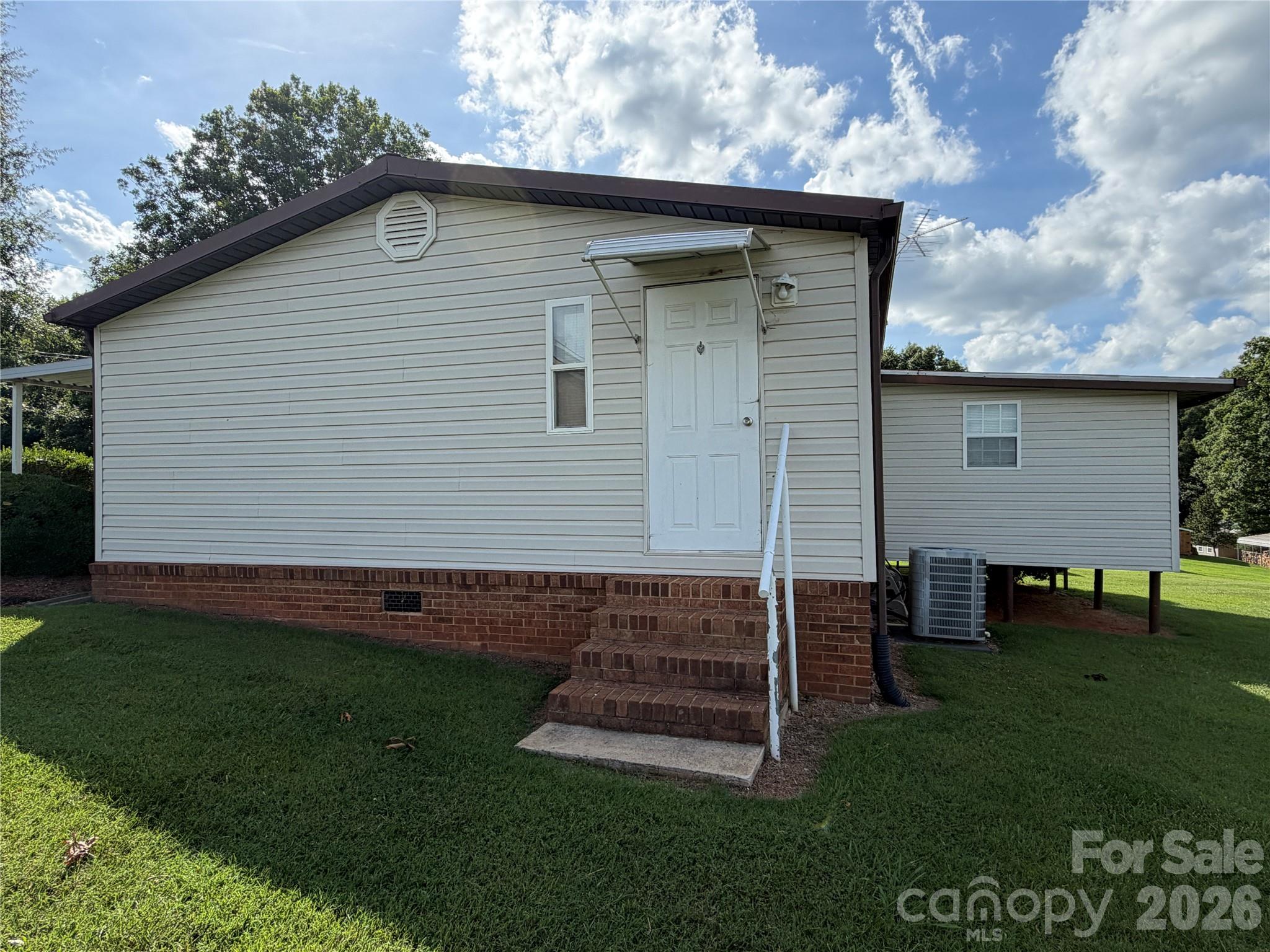 5720 Skyway Drive Property Photo 26