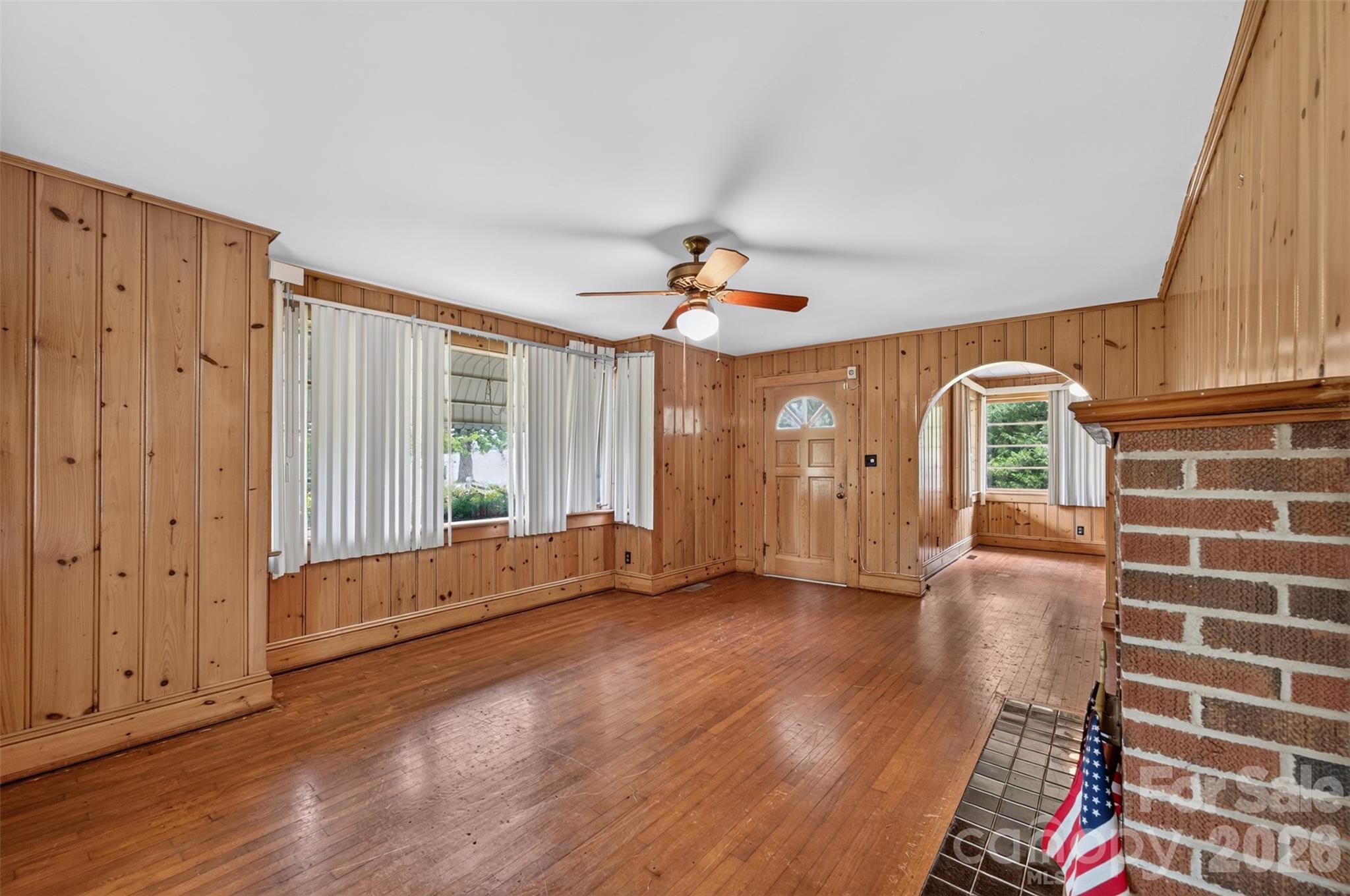 311 33rd Street Drive Property Photo 6