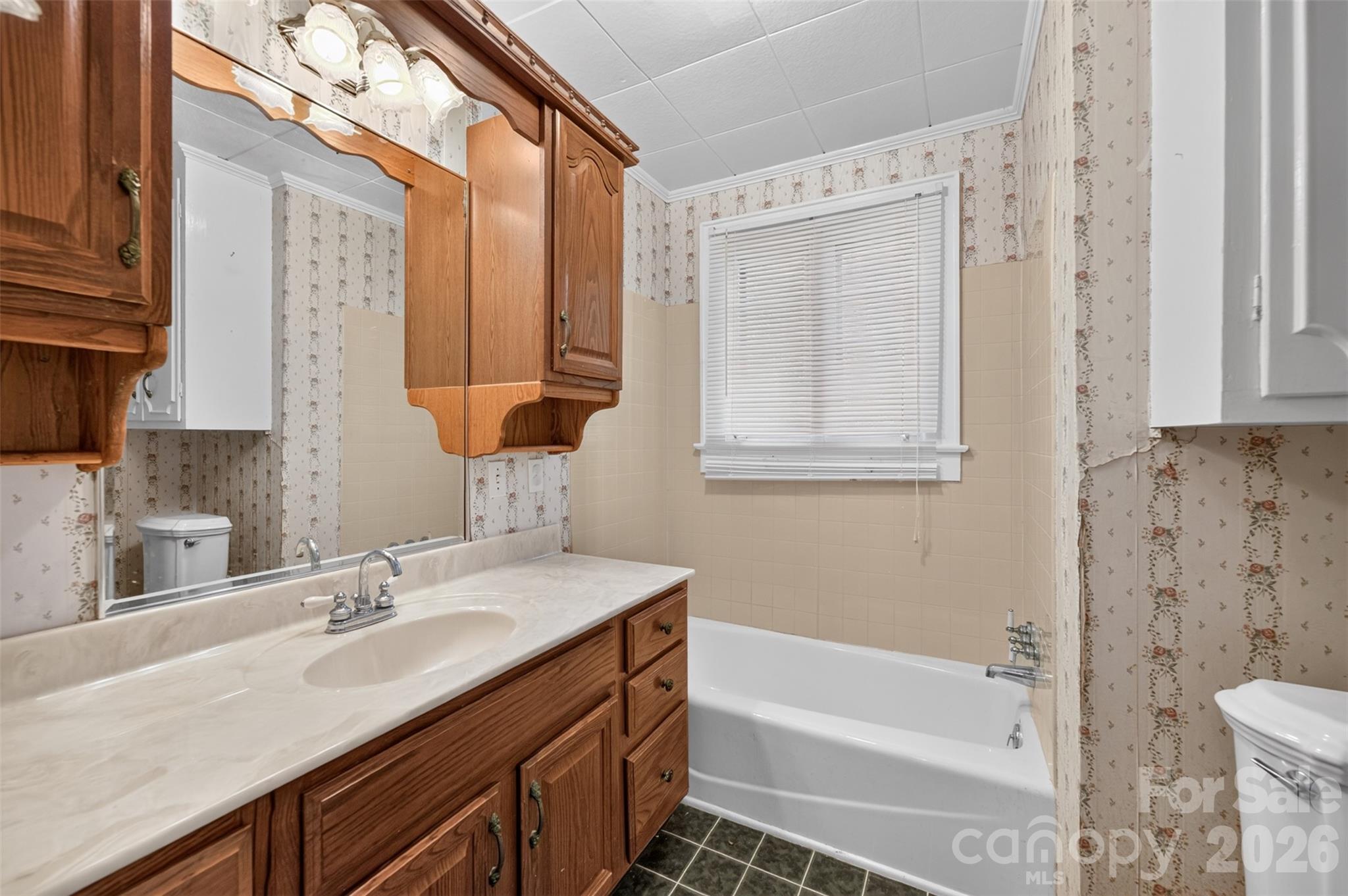 311 33rd Street Drive Property Photo 23