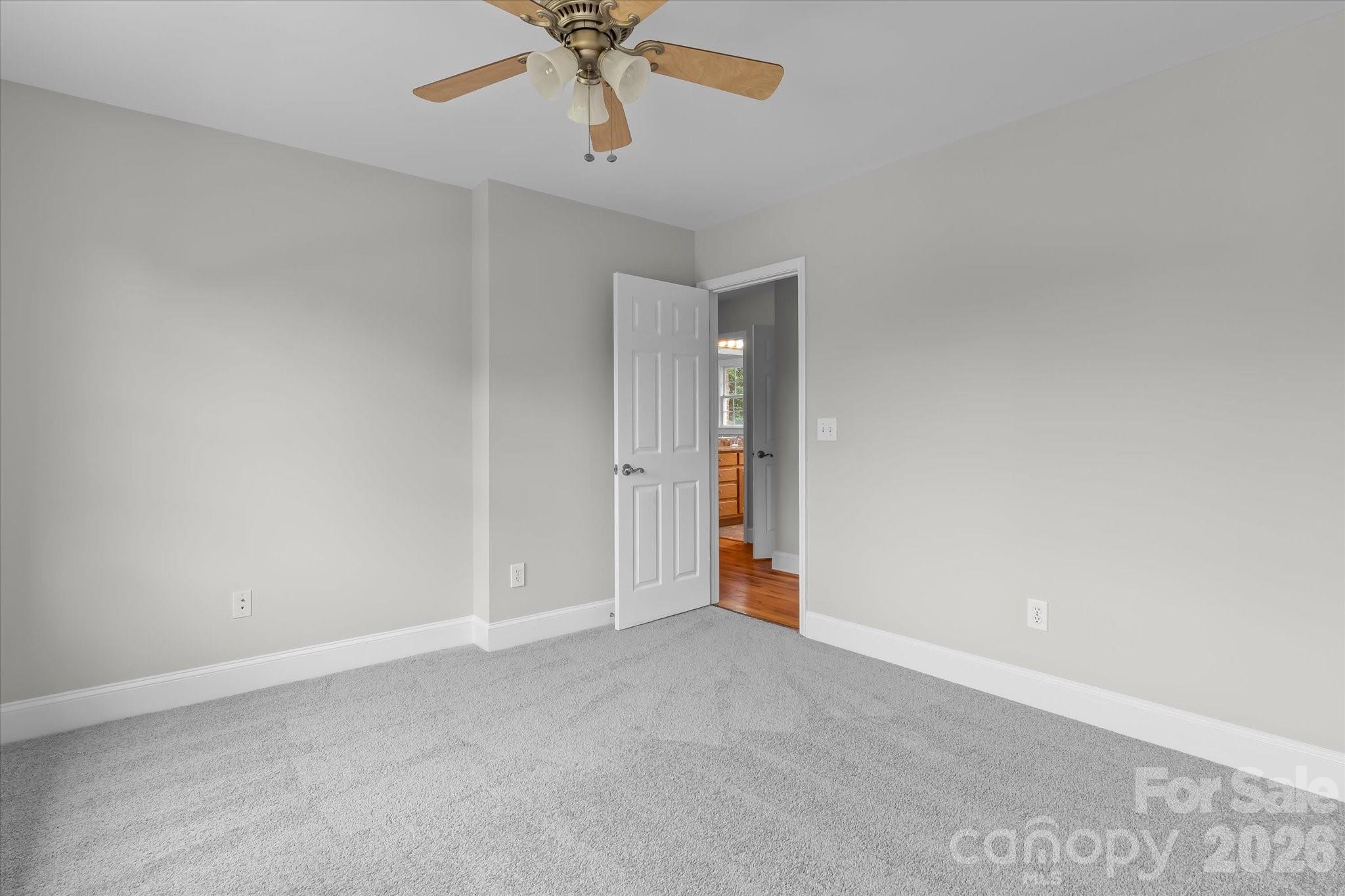 136 Summerchase Lane Property Photo 22