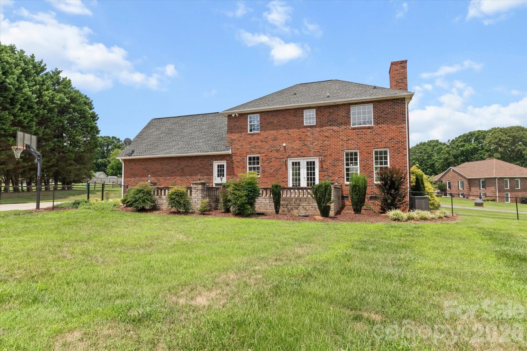136 Summerchase Lane Property Photo 29