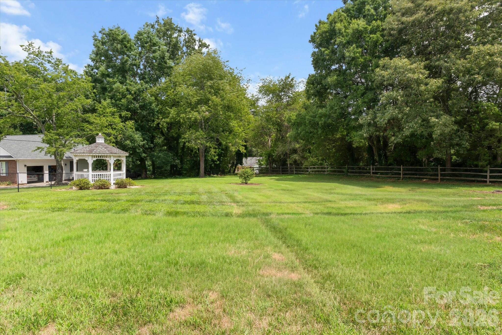 136 Summerchase Lane Property Photo 30