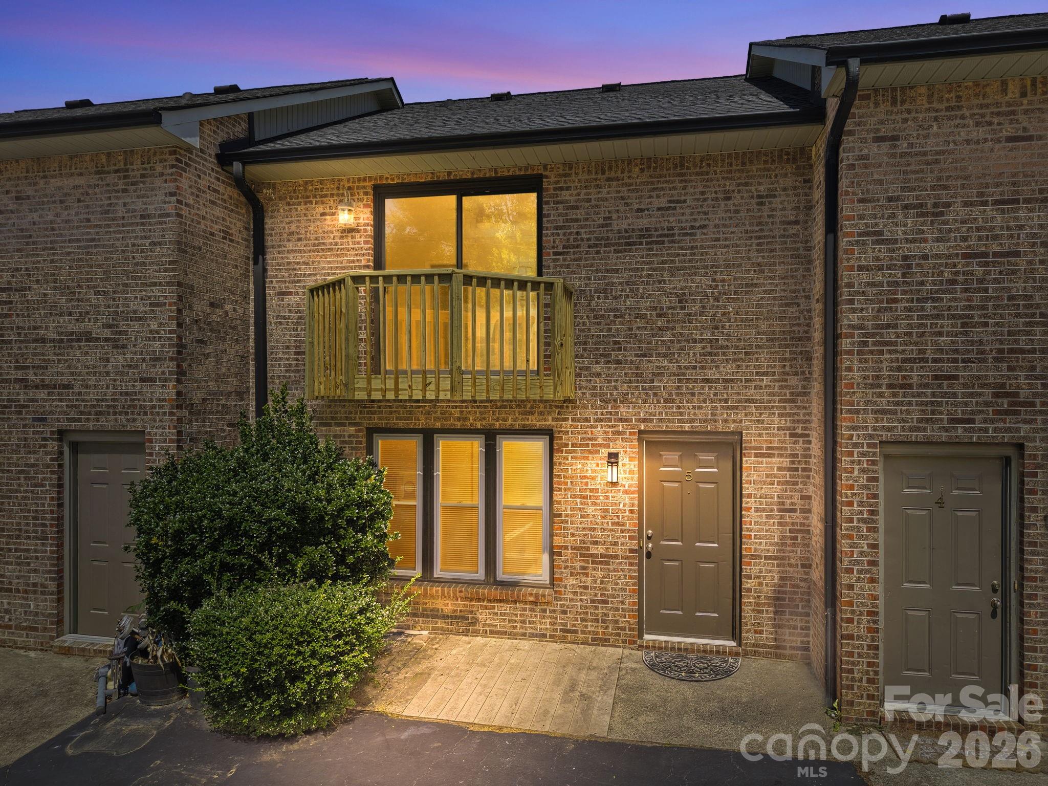 5 Country Gardens Drive Property Photo 1