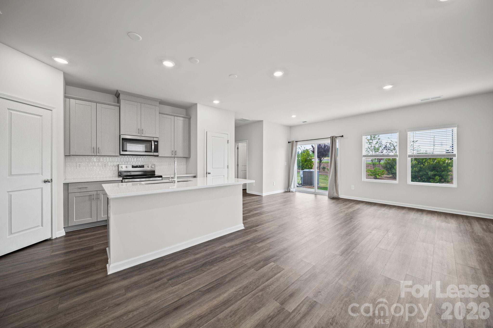 4080 County Down Avenue Property Photo 4