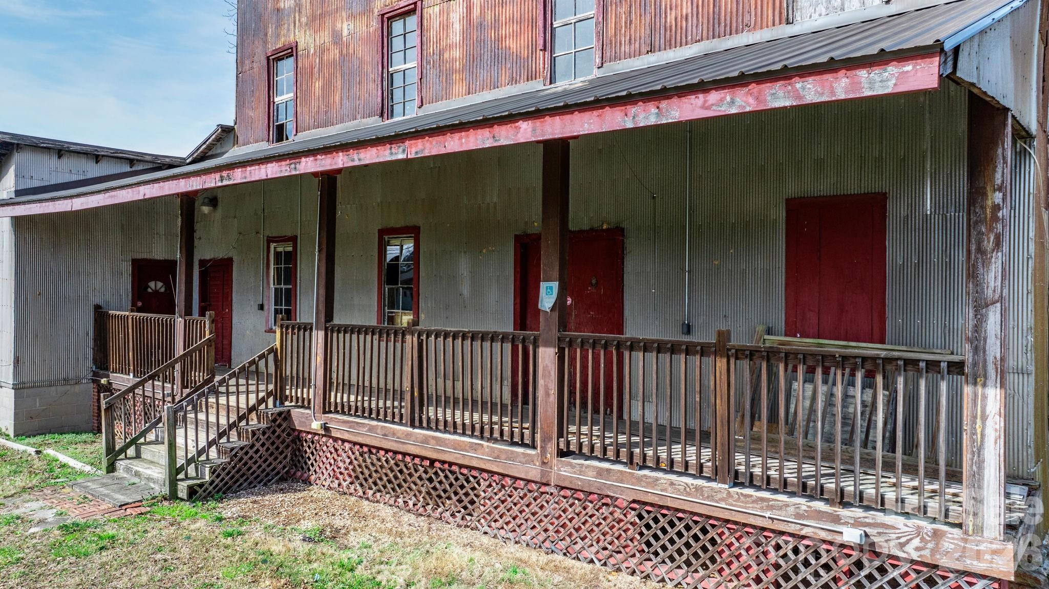 53 2nd Avenue Property Photo 7