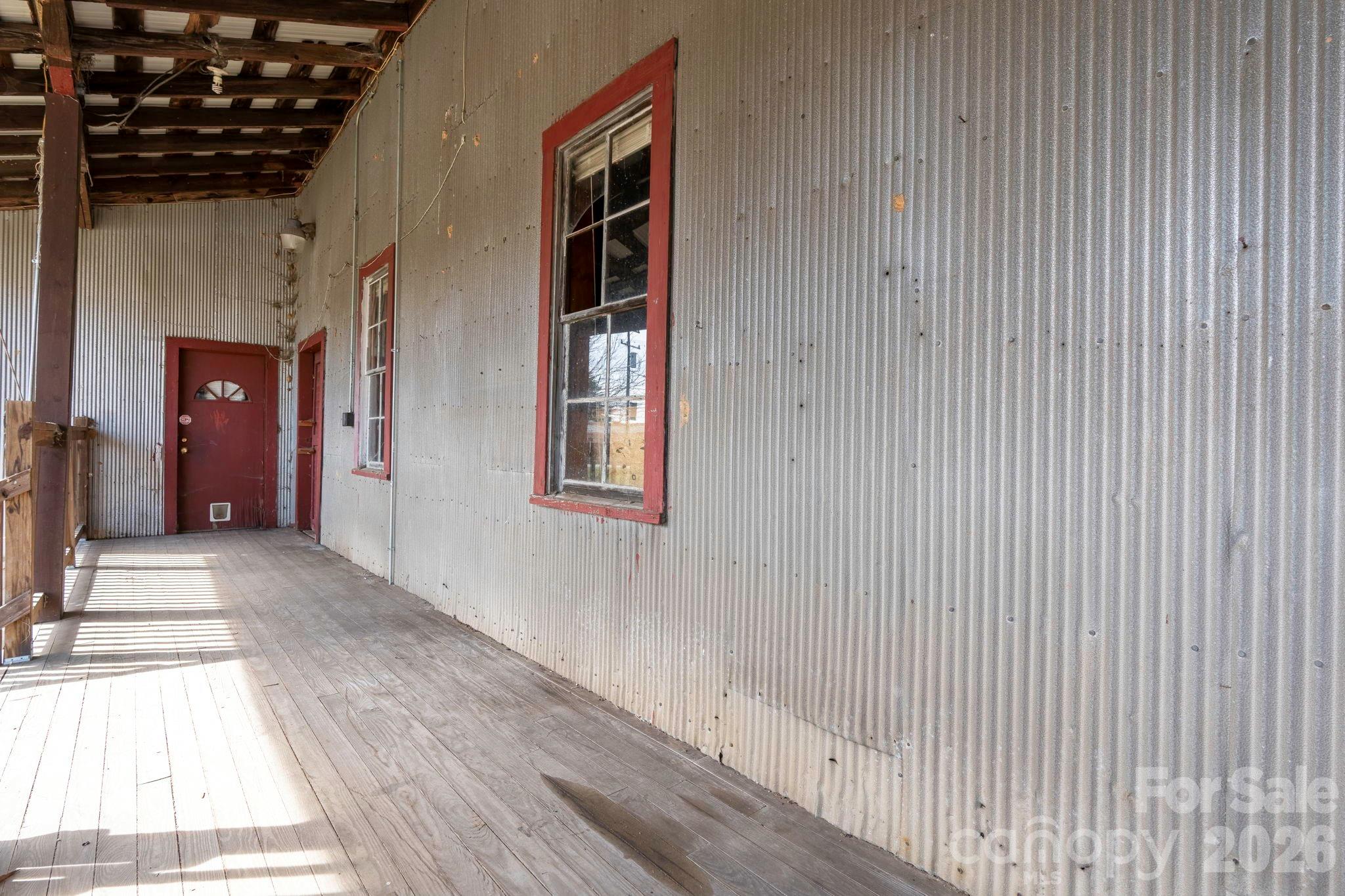 53 2nd Avenue Property Photo 8
