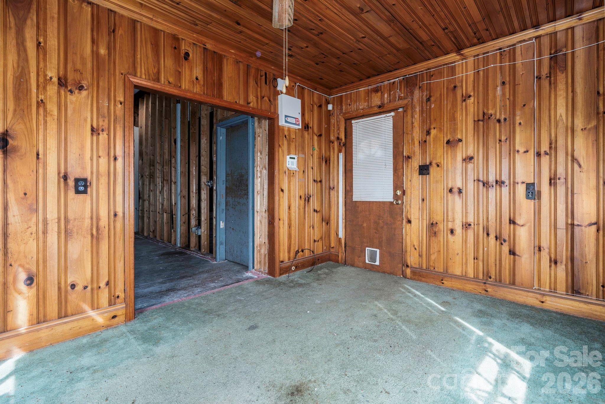 53 2nd Avenue Property Photo 9