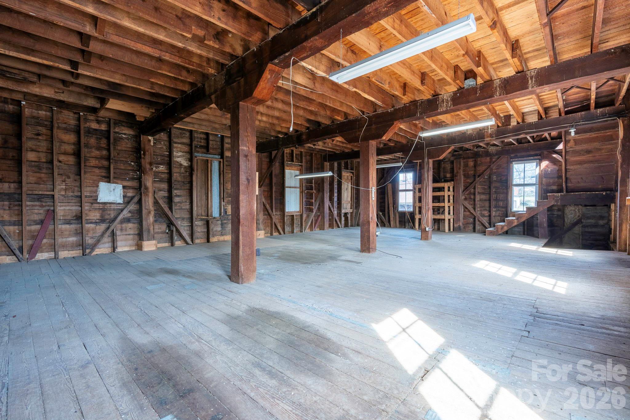 53 2nd Avenue Property Photo 14
