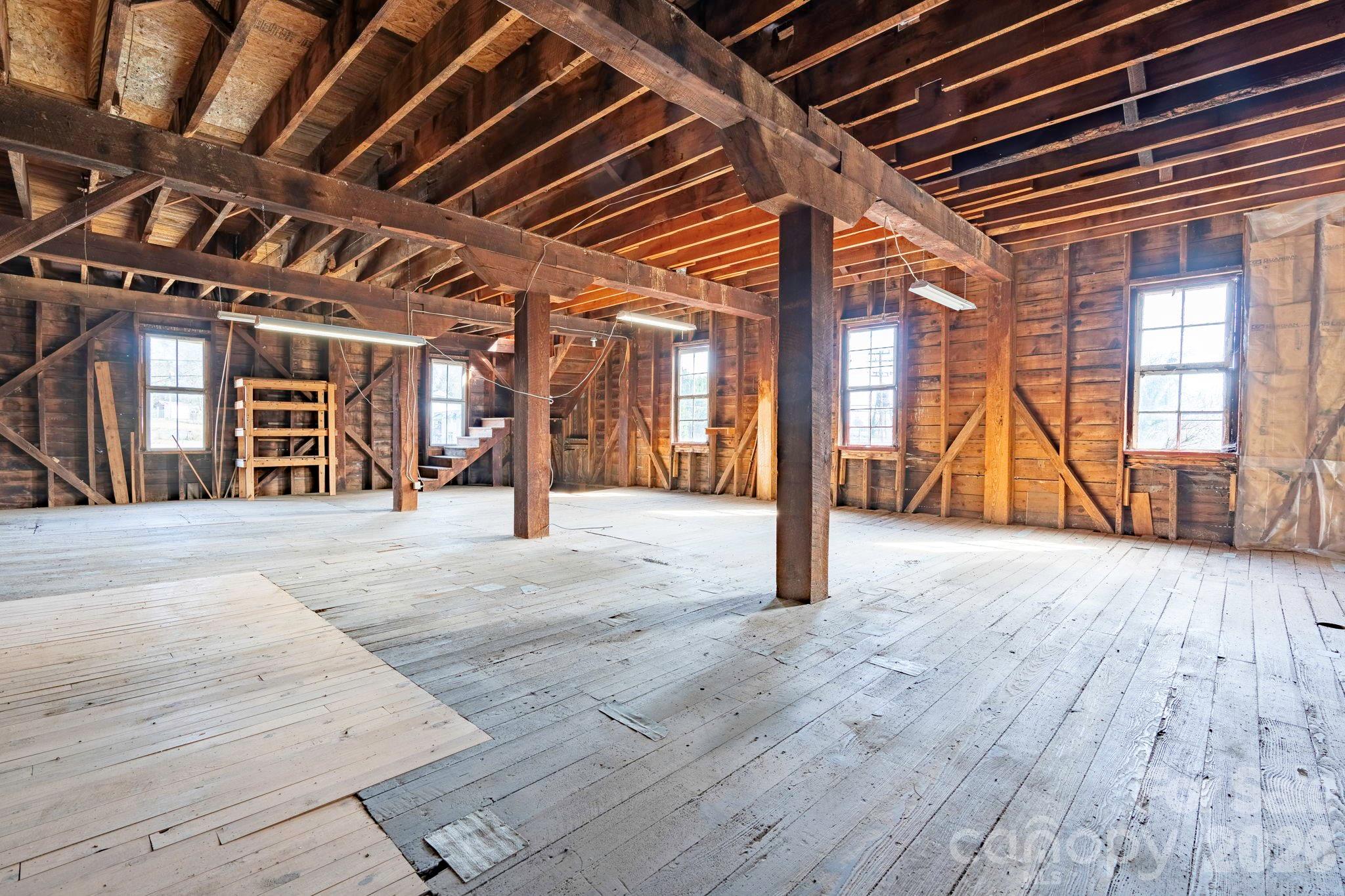 53 2nd Avenue Property Photo 15