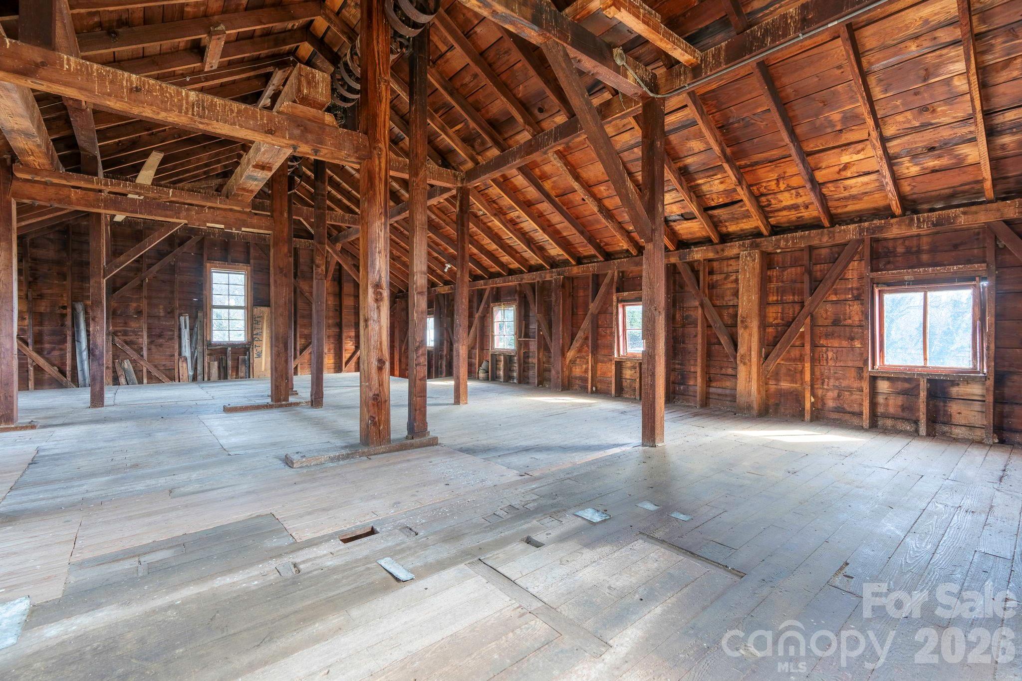 53 2nd Avenue Property Photo 20