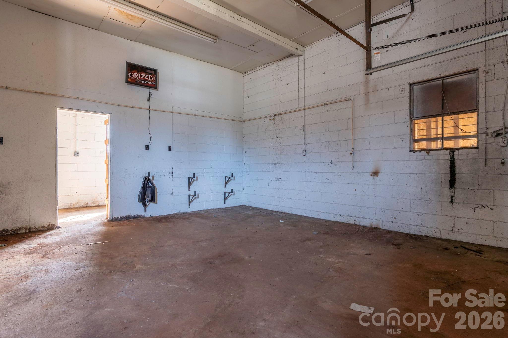 53 2nd Avenue Property Photo 25