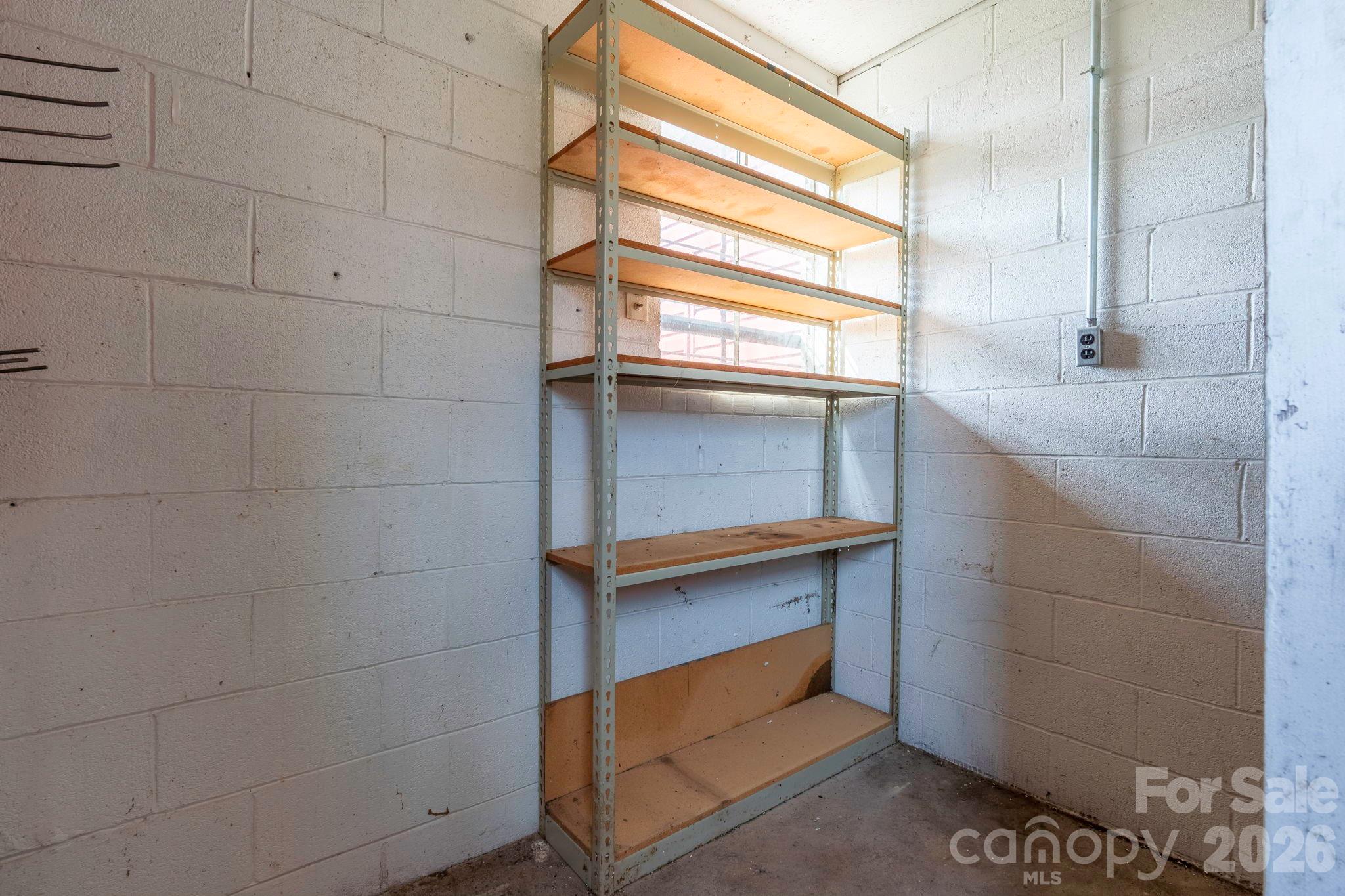 53 2nd Avenue Property Photo 28