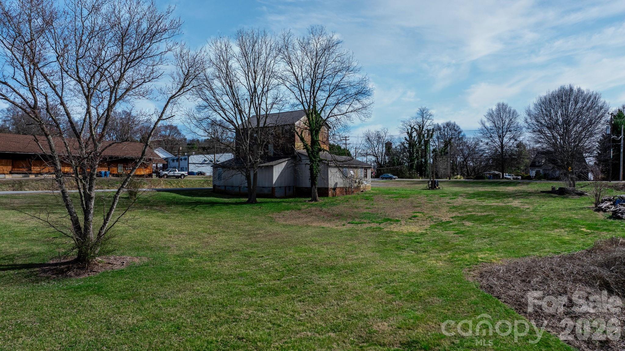 53 2nd Avenue Property Photo 38