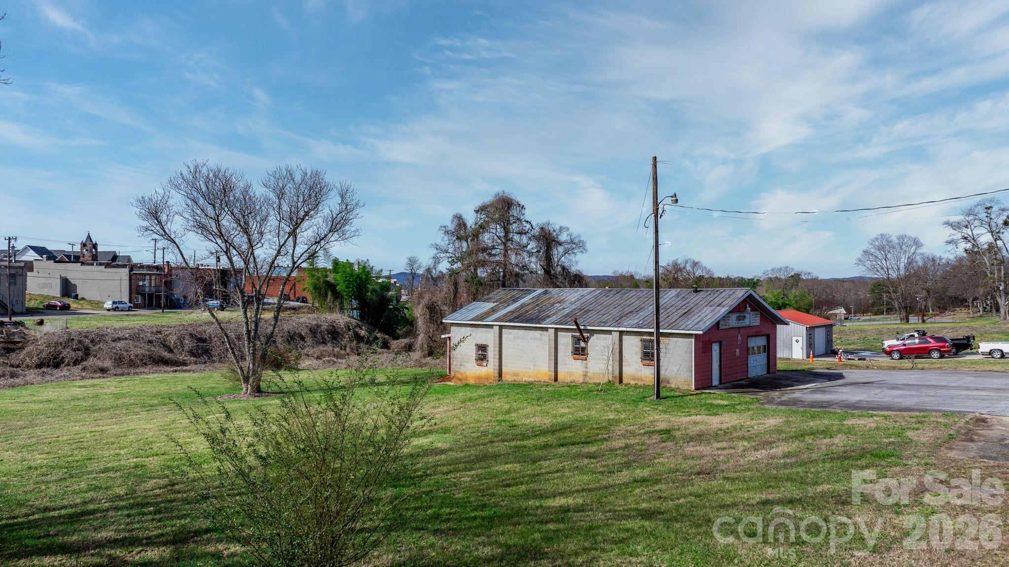 53 2nd Avenue Property Photo 41