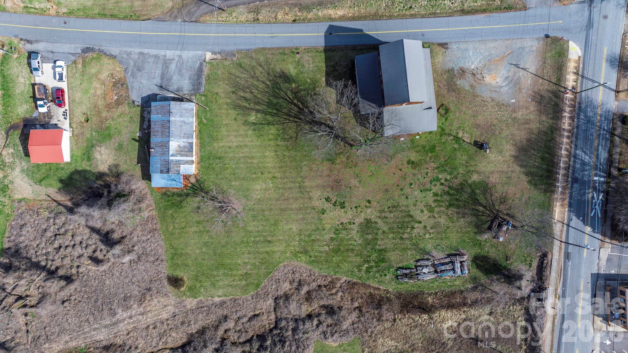 53 2nd Avenue Property Photo 46