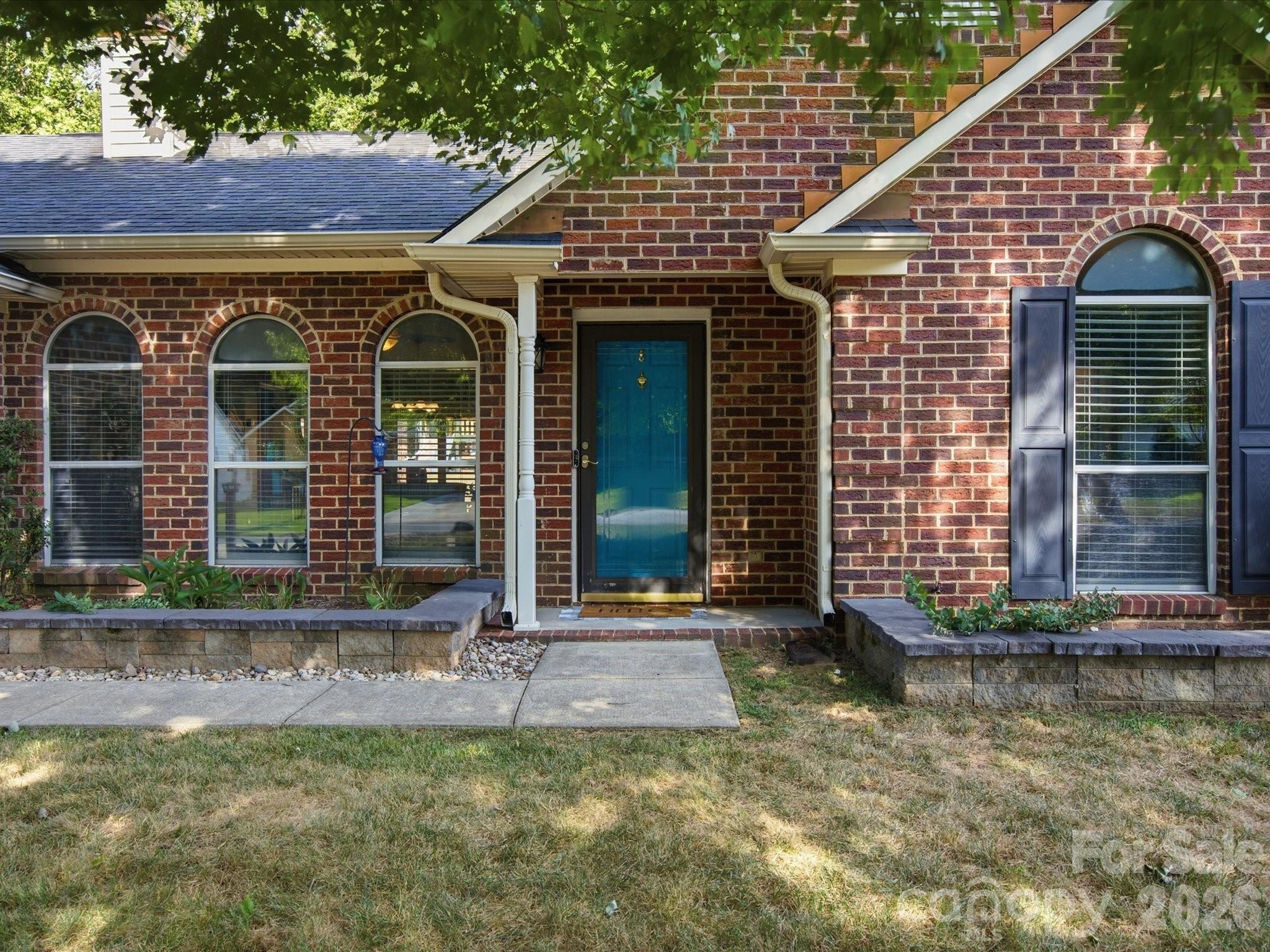 127 W Bank Drive Property Photo 2