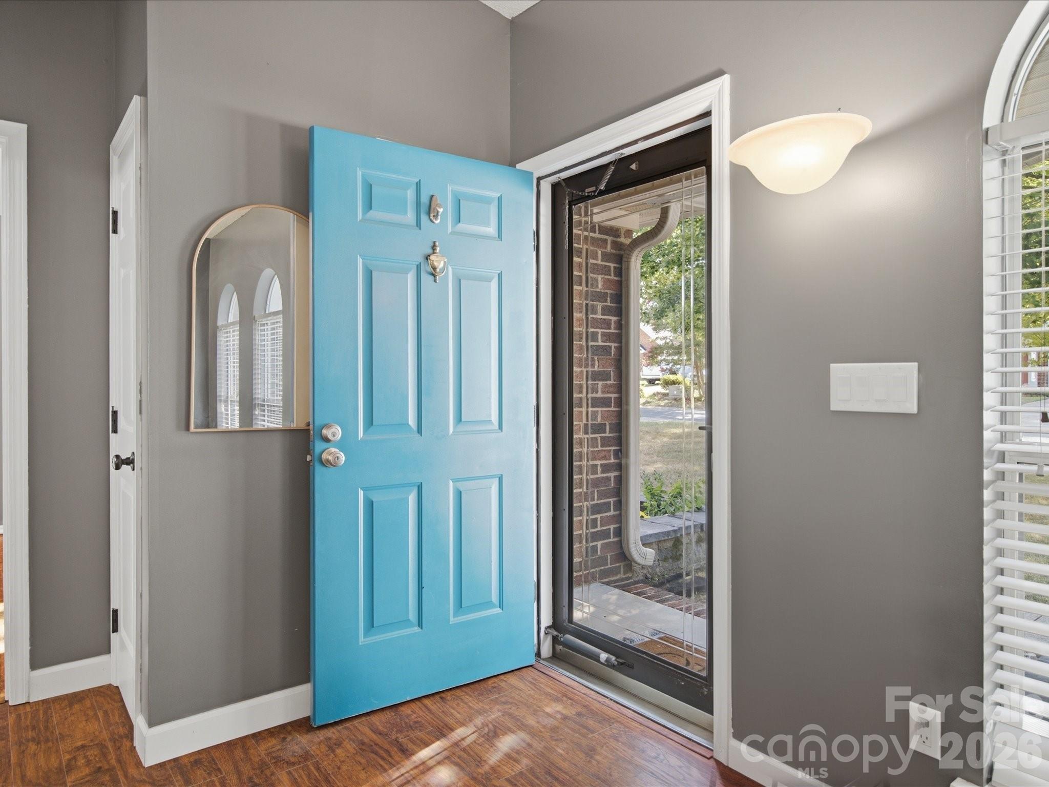 127 W Bank Drive Property Photo 3