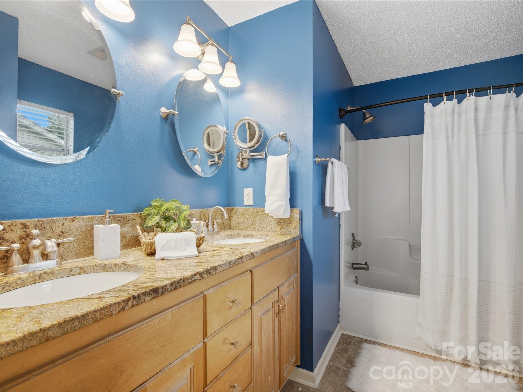 127 W Bank Drive Property Photo 15