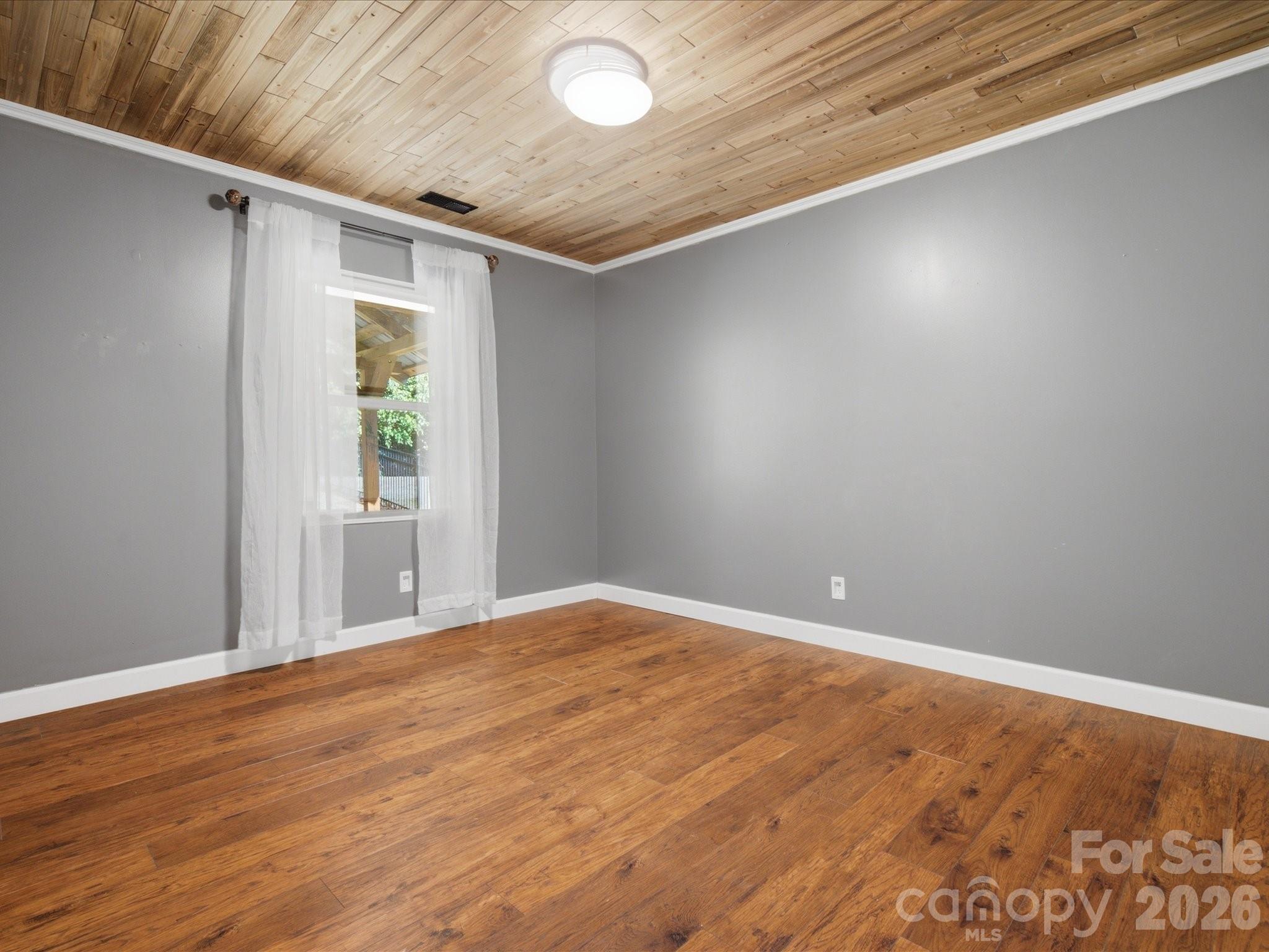 127 W Bank Drive Property Photo 16
