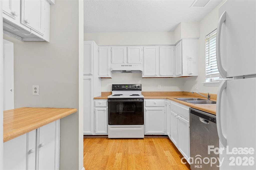 3156 Heathstead Place C Property Photo 4