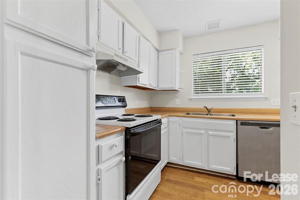 3156 Heathstead Place C Property Photo 5