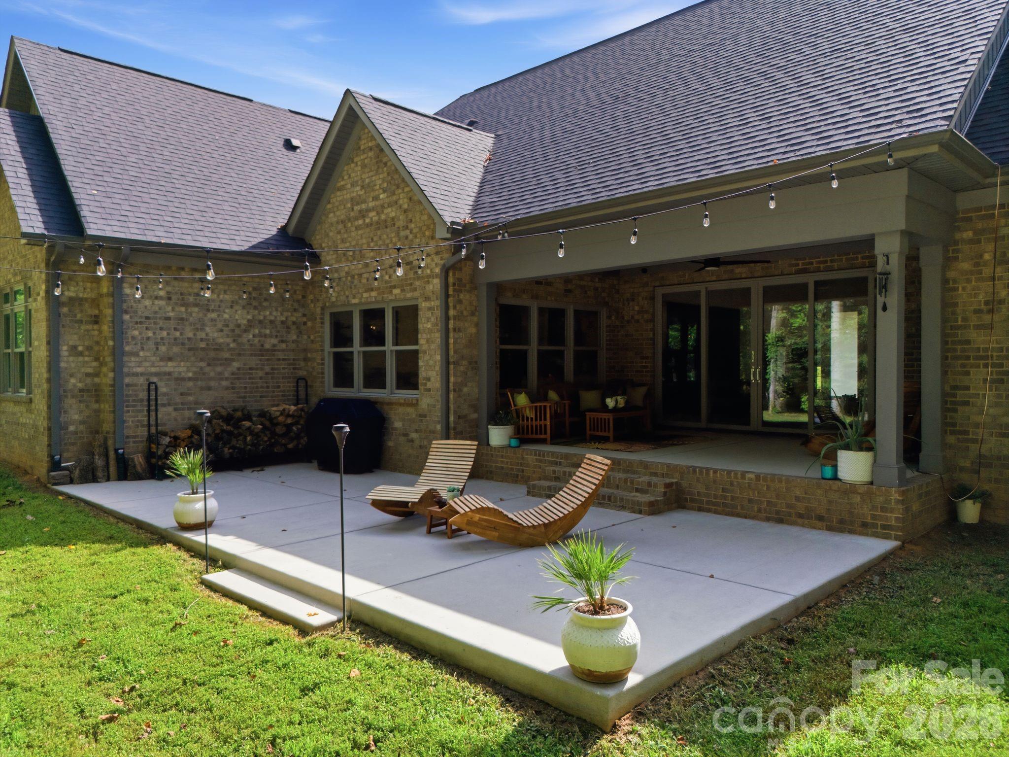 200 Barra Drive Property Photo 6