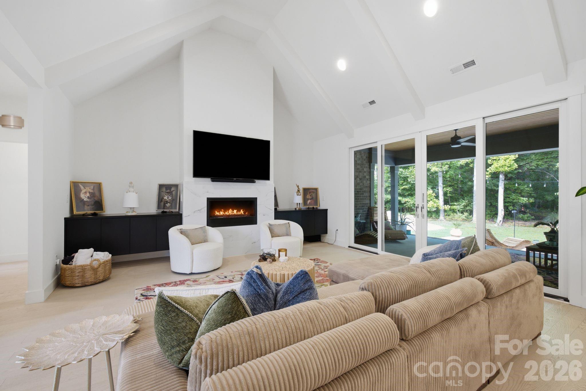 200 Barra Drive Property Photo 9