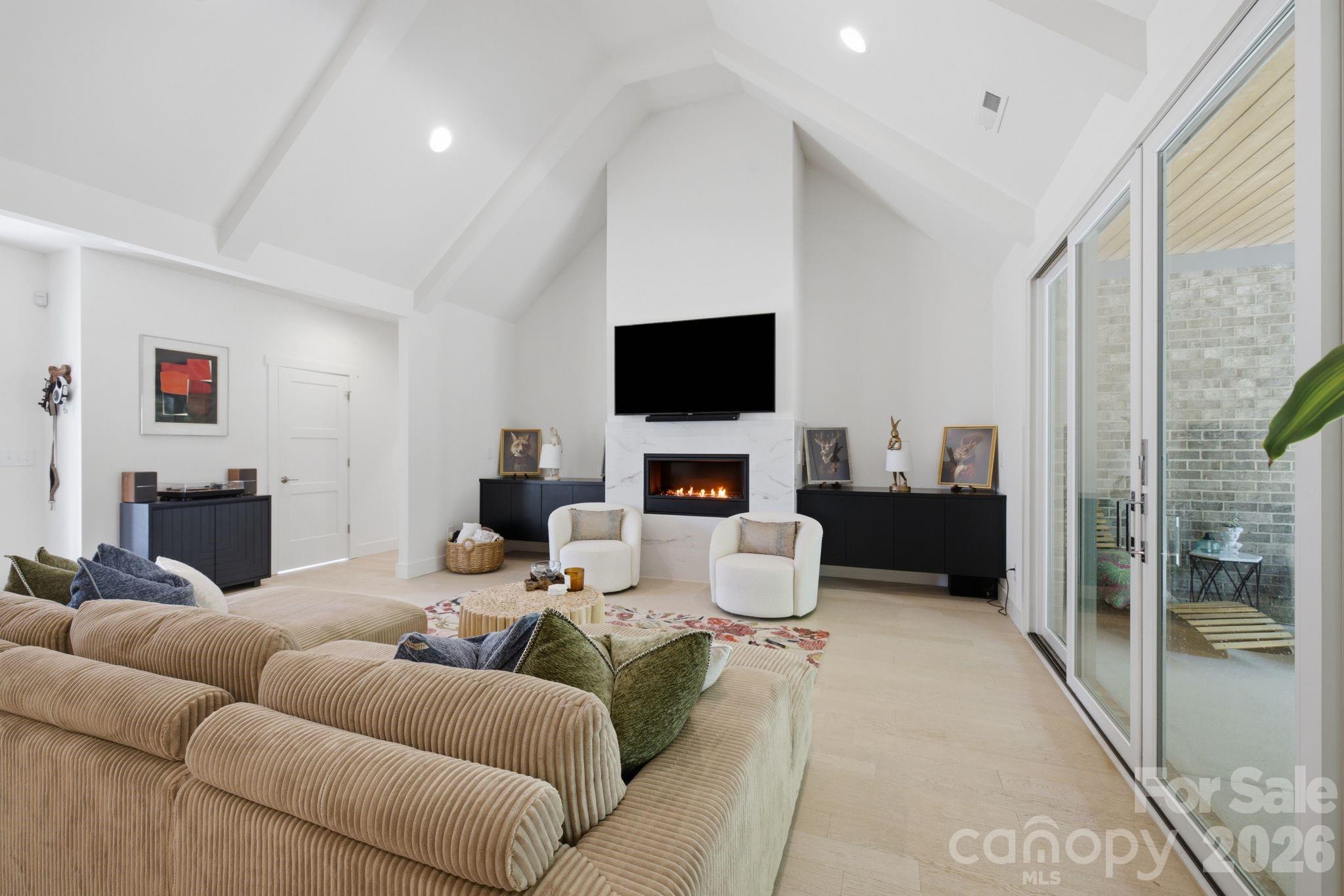 200 Barra Drive Property Photo 10