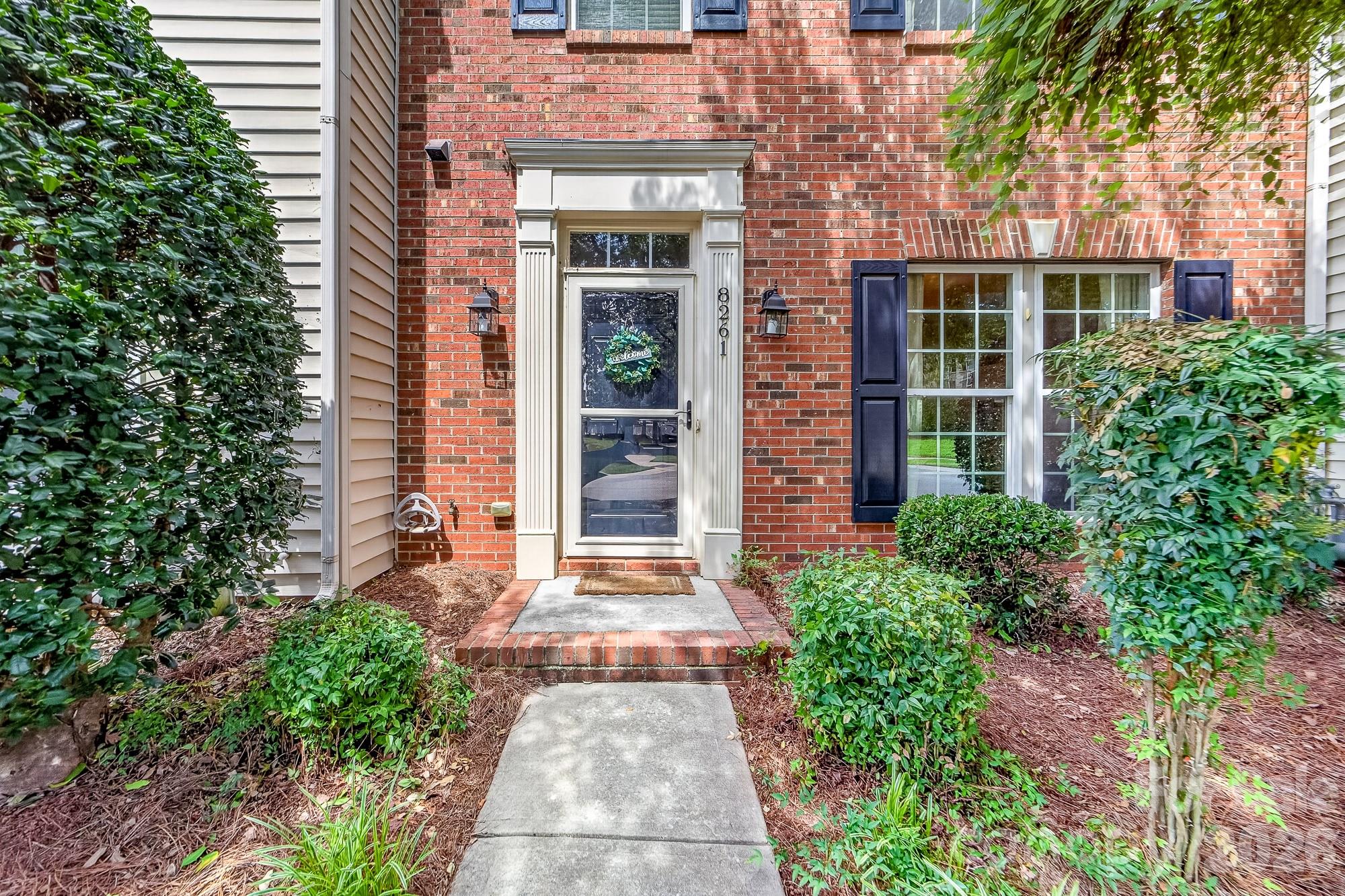 8261 Bridgegate Drive Property Photo 3
