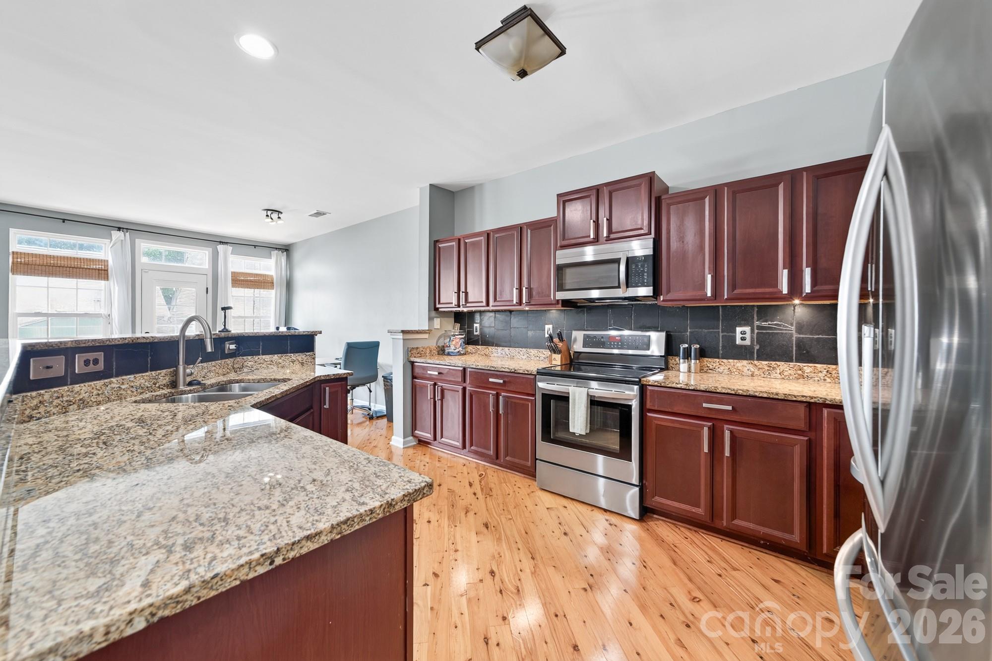 8261 Bridgegate Drive Property Photo 9