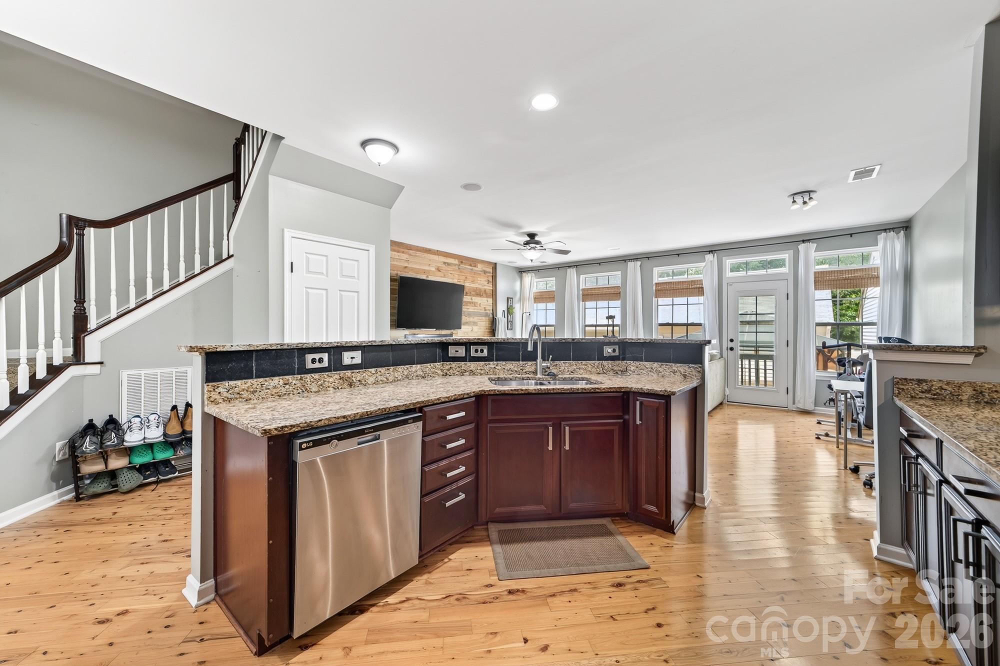 8261 Bridgegate Drive Property Photo 11