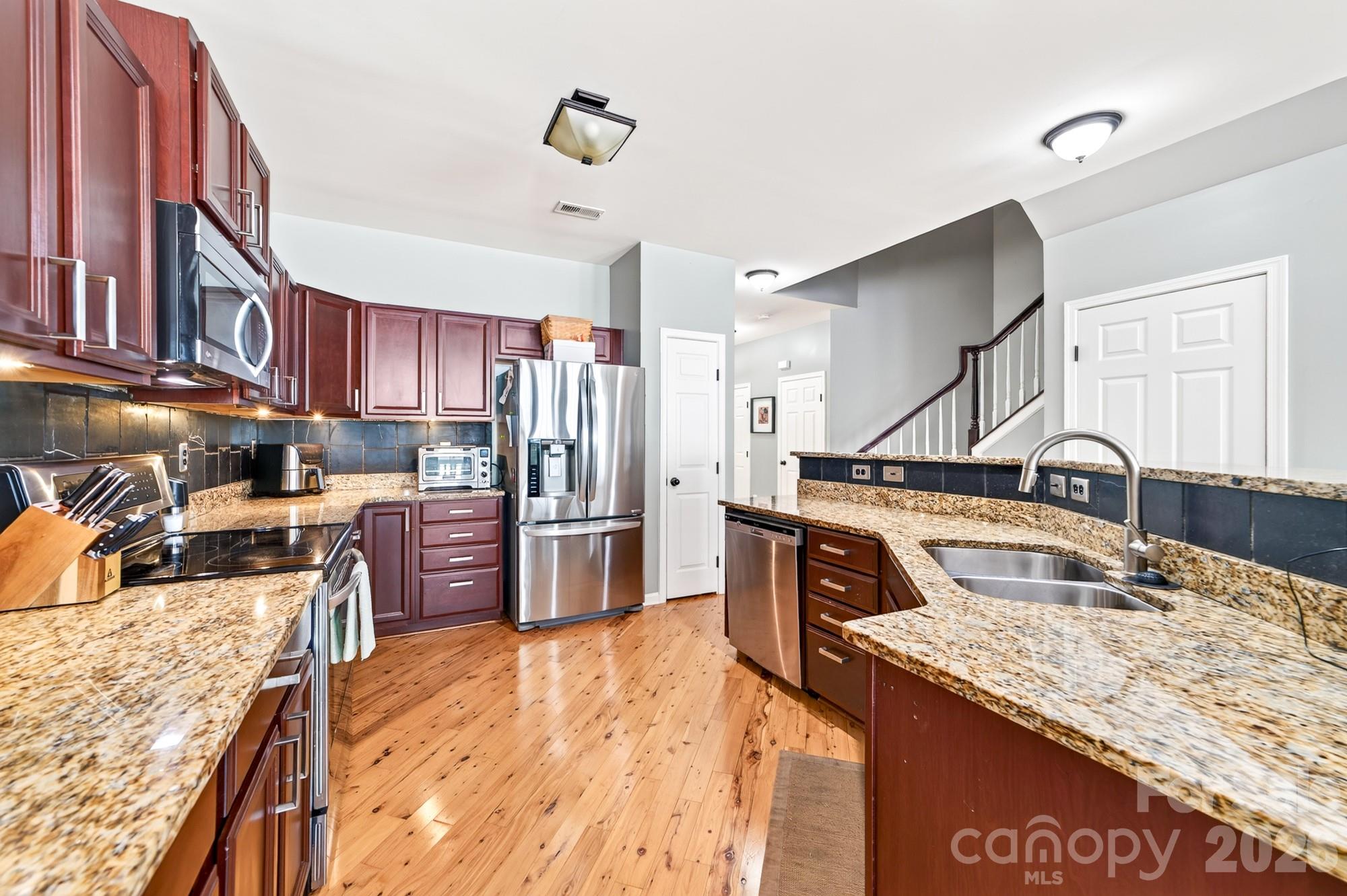 8261 Bridgegate Drive Property Photo 13