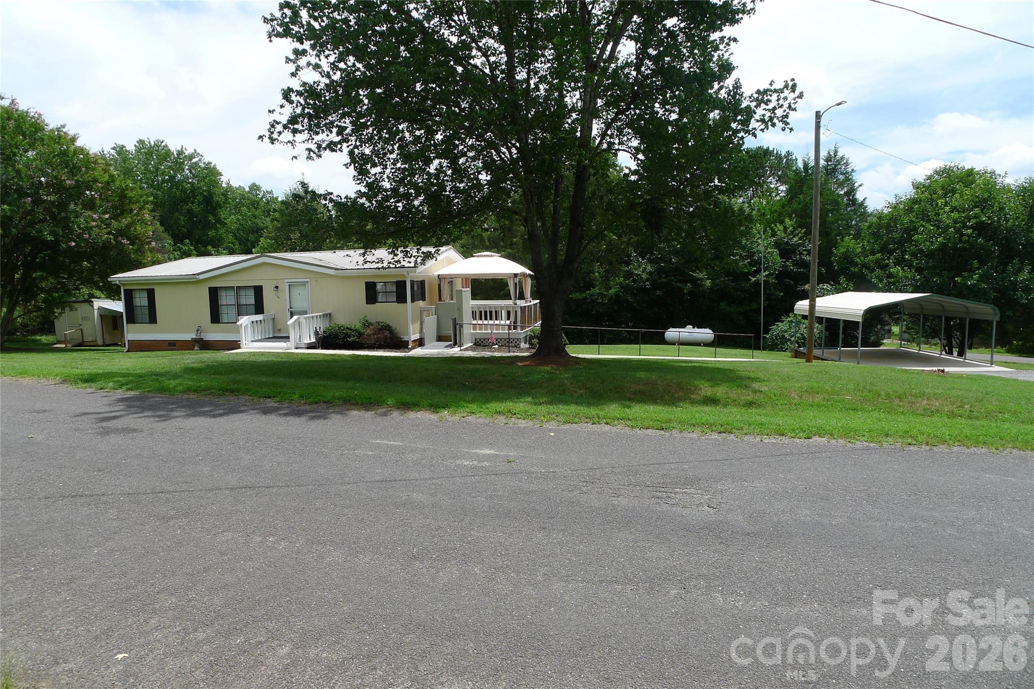 116 Hank Lesser Road Property Photo 1