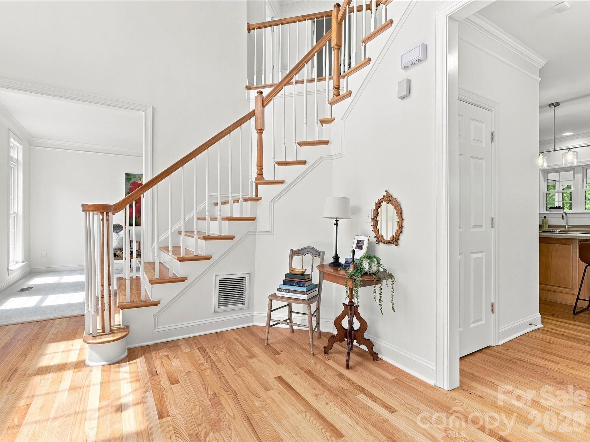 1012 Easthampton Lane Property Photo 8