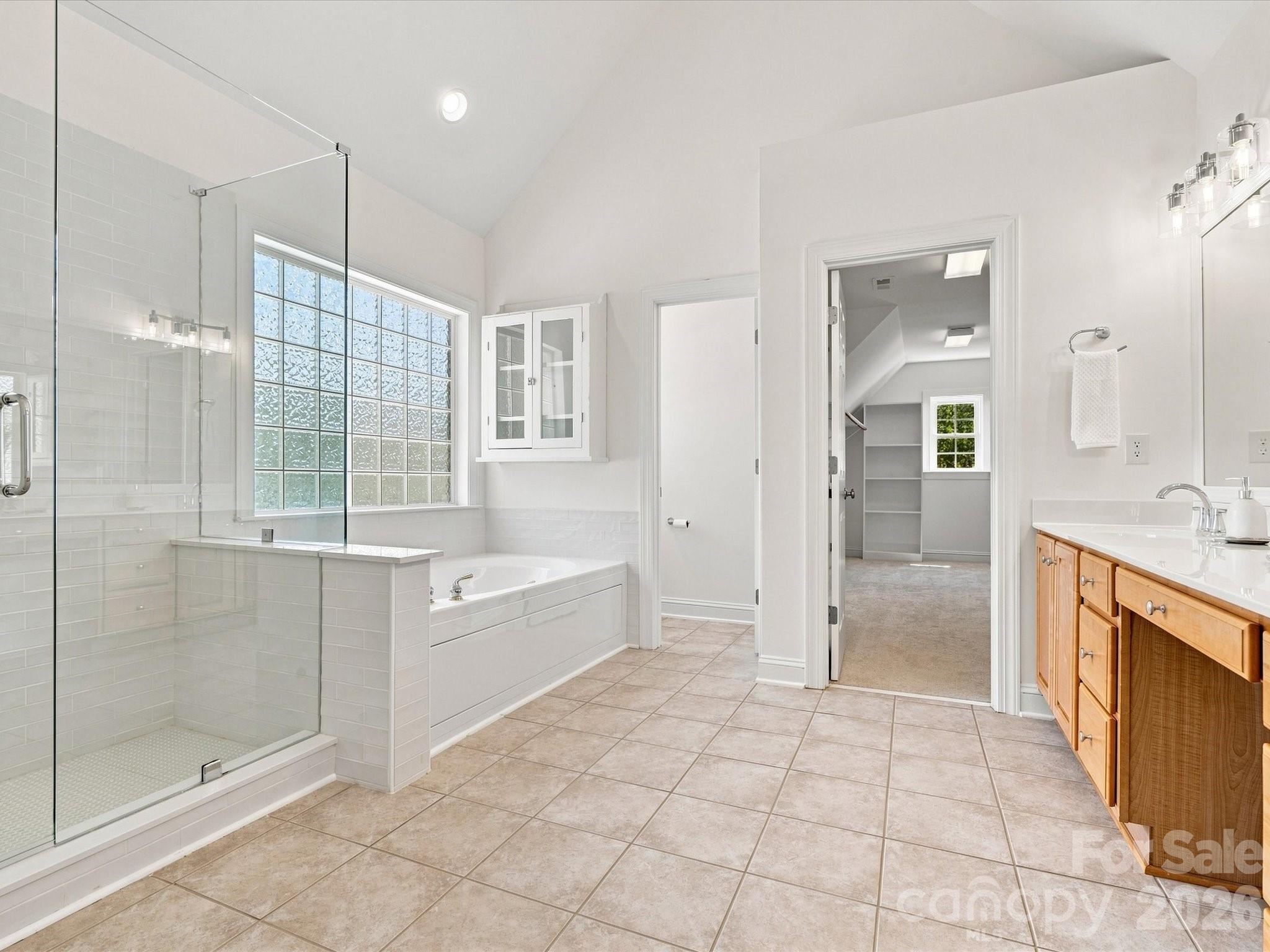 1012 Easthampton Lane Property Photo 27