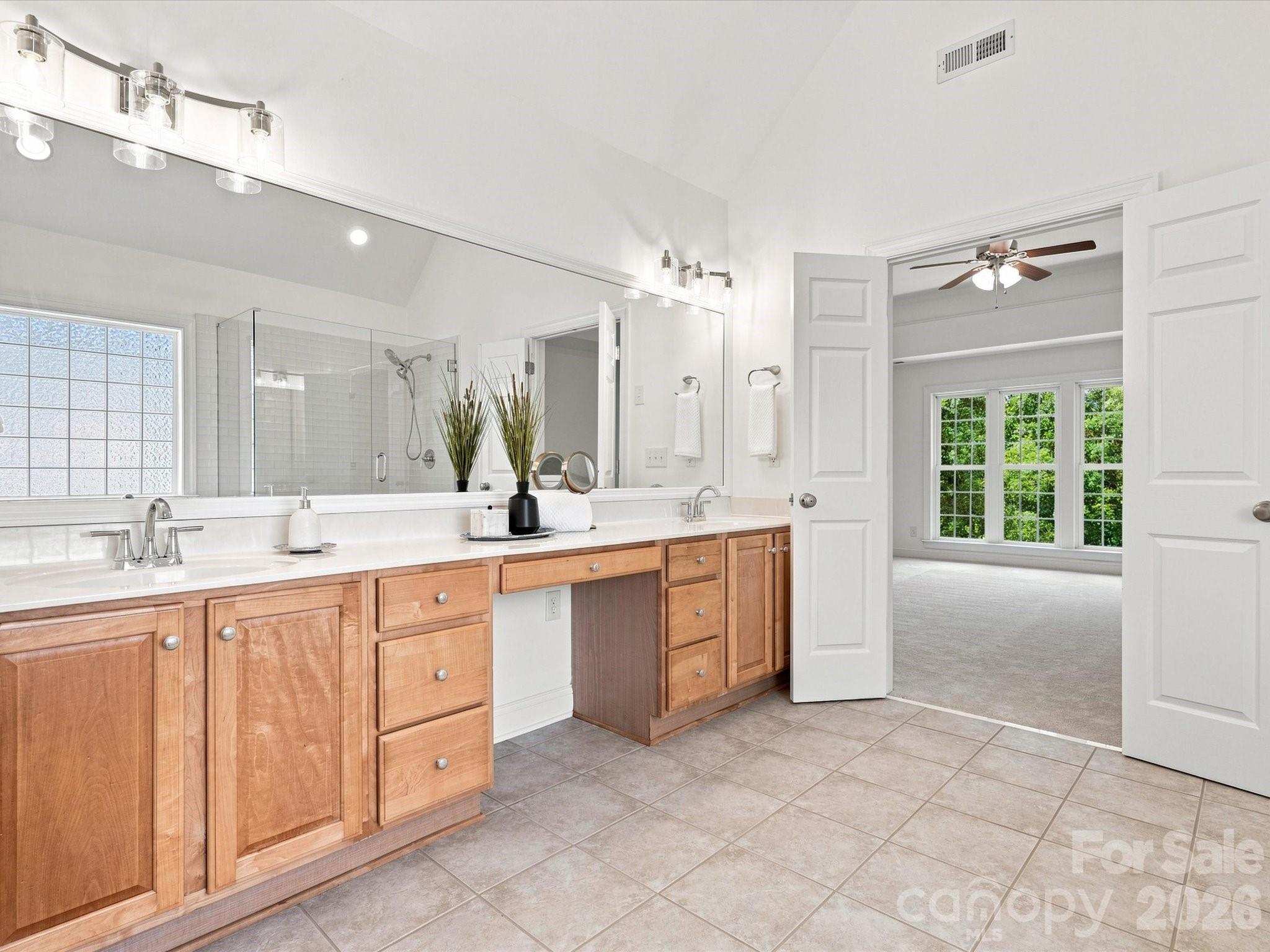 1012 Easthampton Lane Property Photo 31