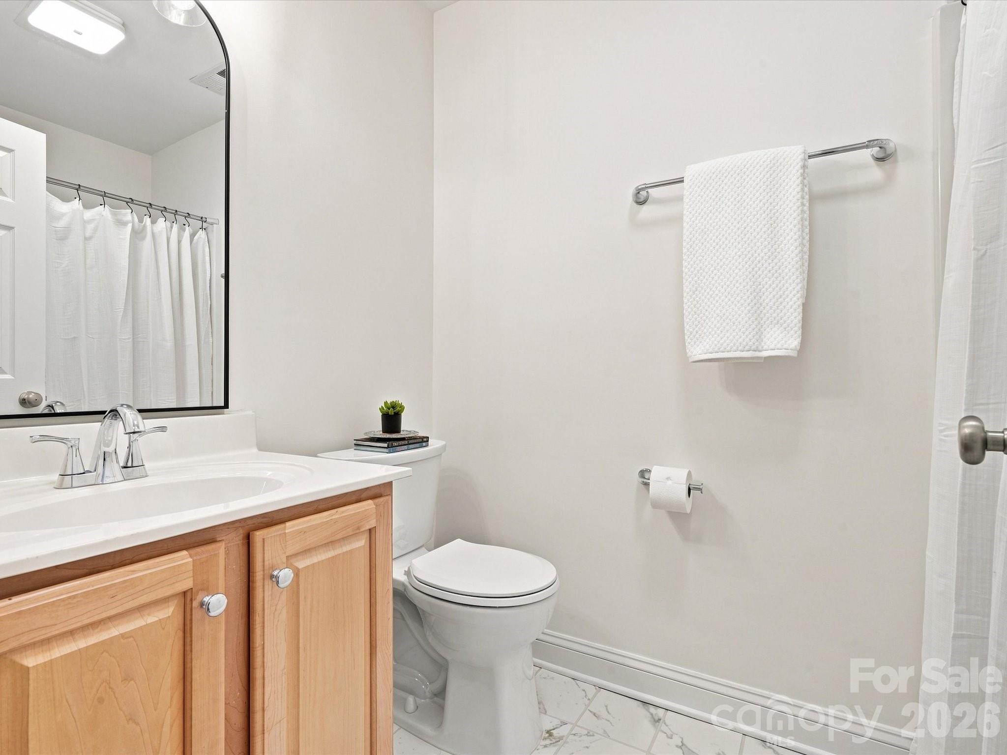 1012 Easthampton Lane Property Photo 34