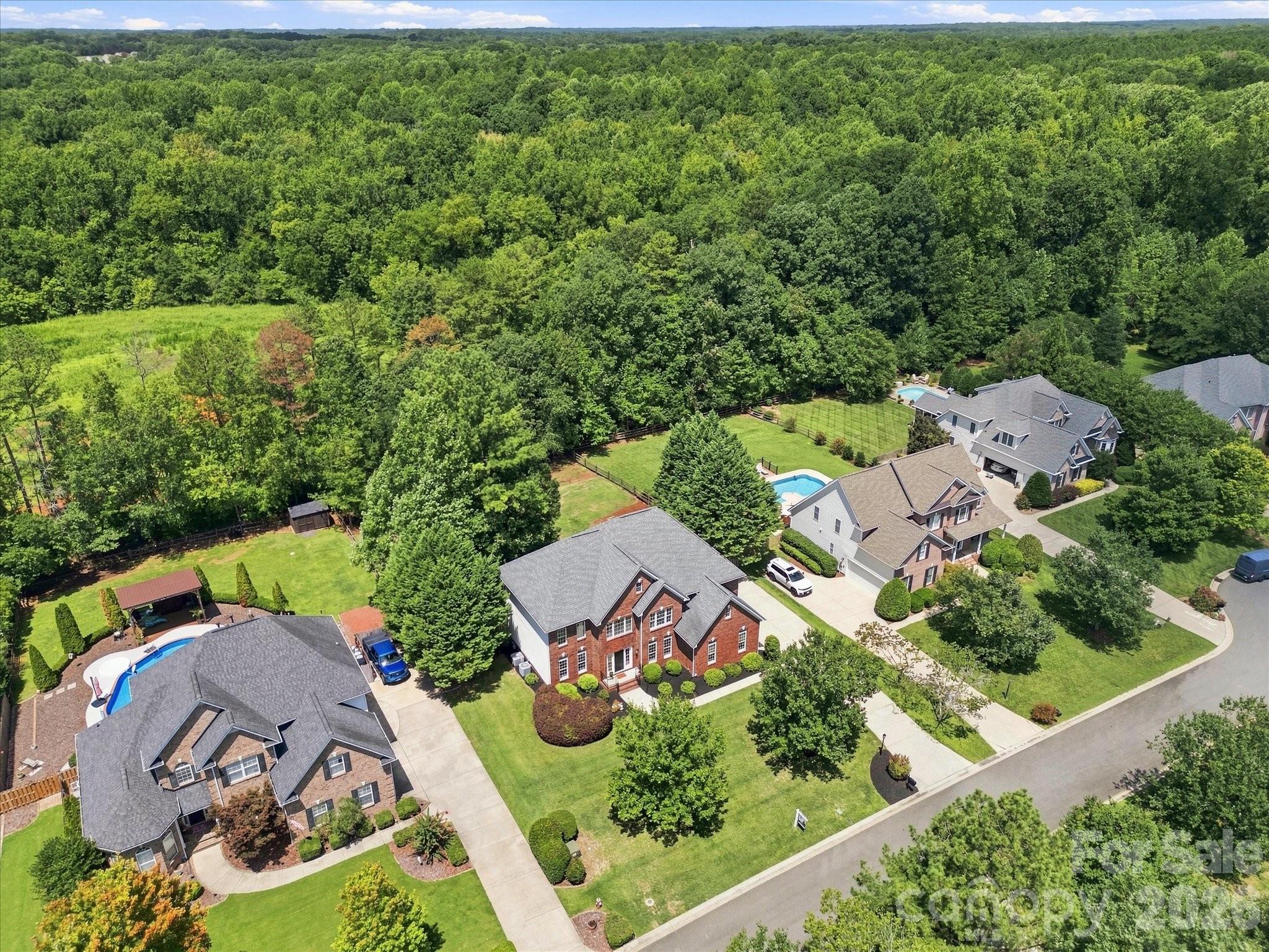 1012 Easthampton Lane Property Photo 46