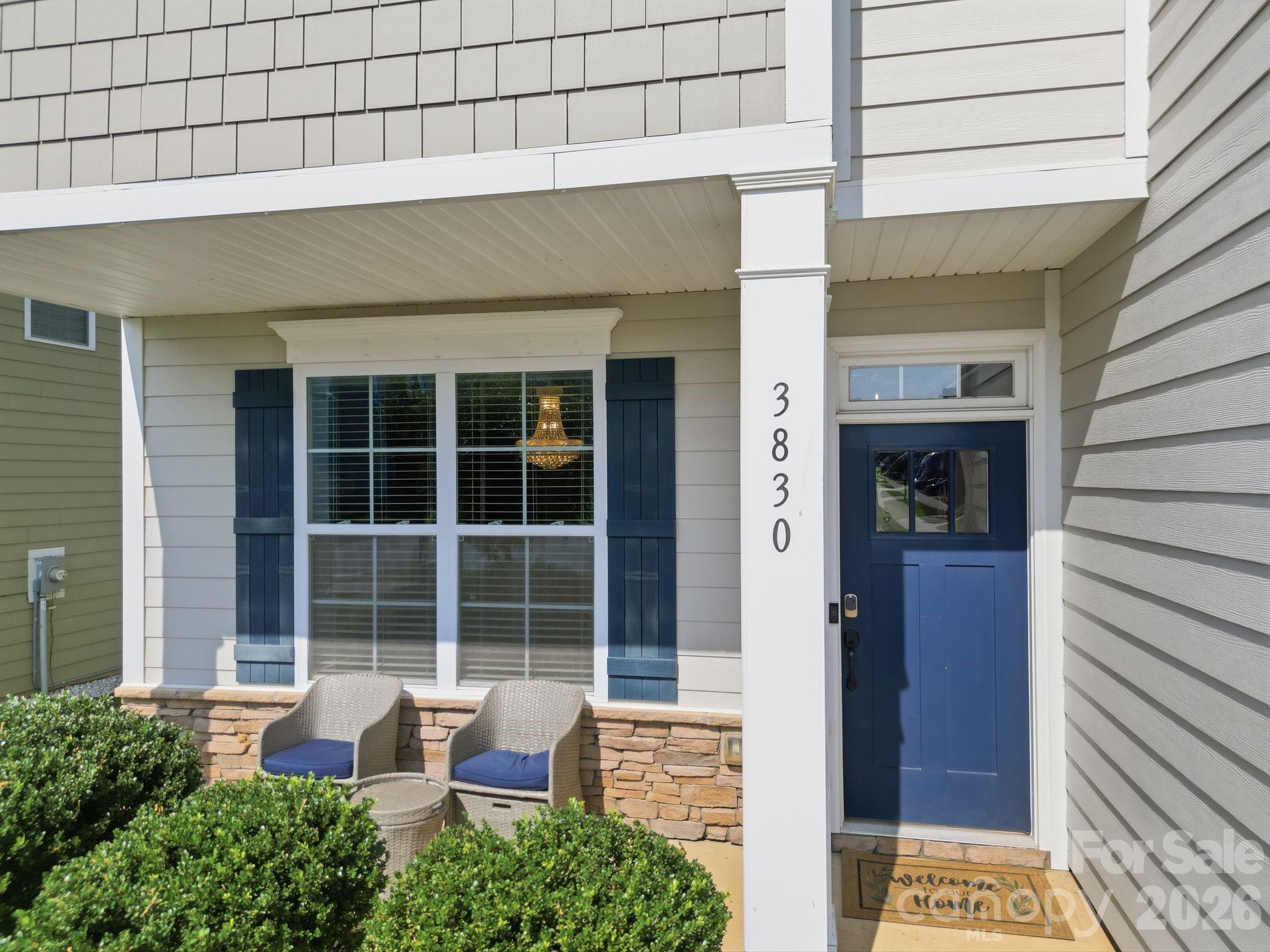 3830 Lake Breeze Drive Property Photo 3