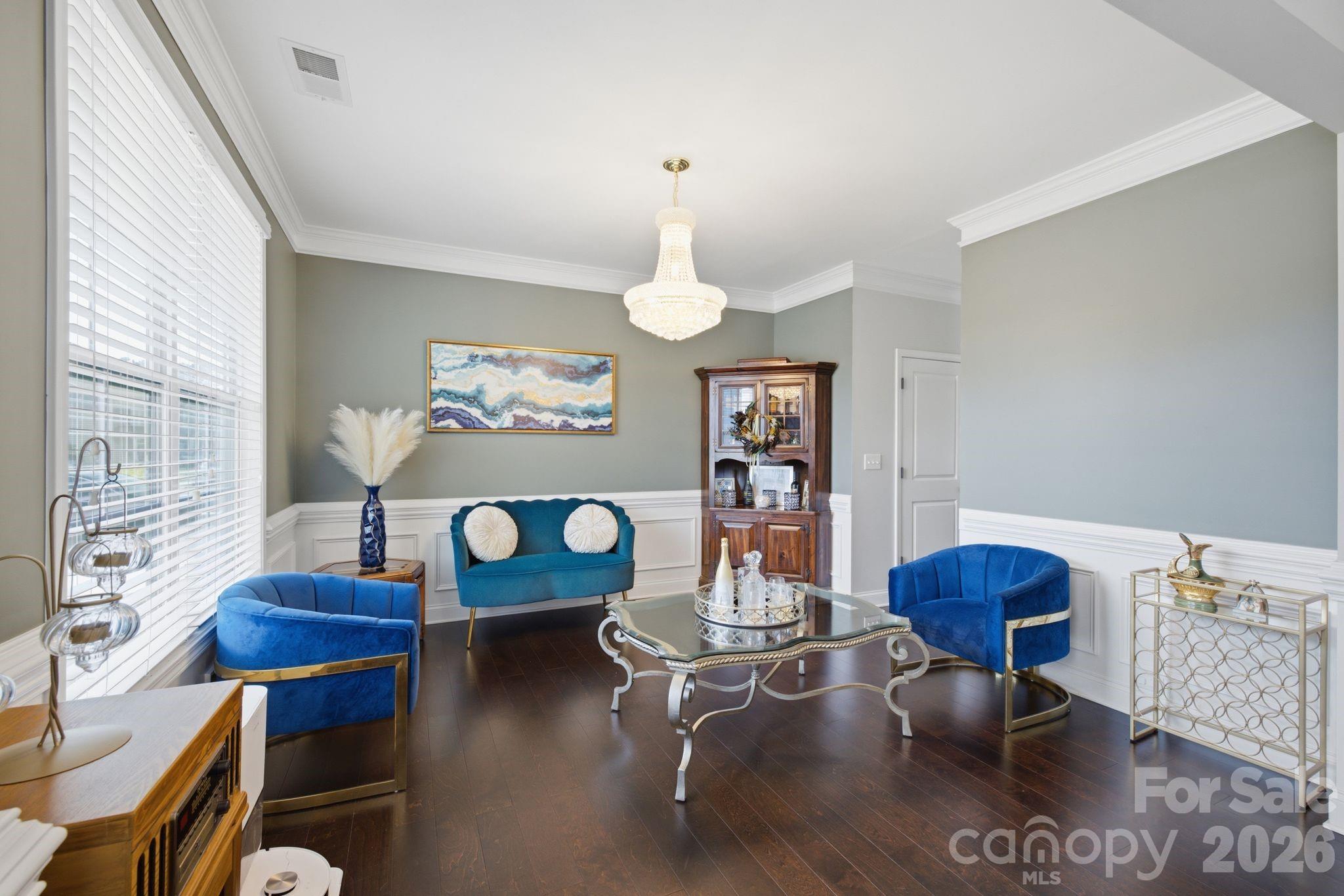 3830 Lake Breeze Drive Property Photo 8